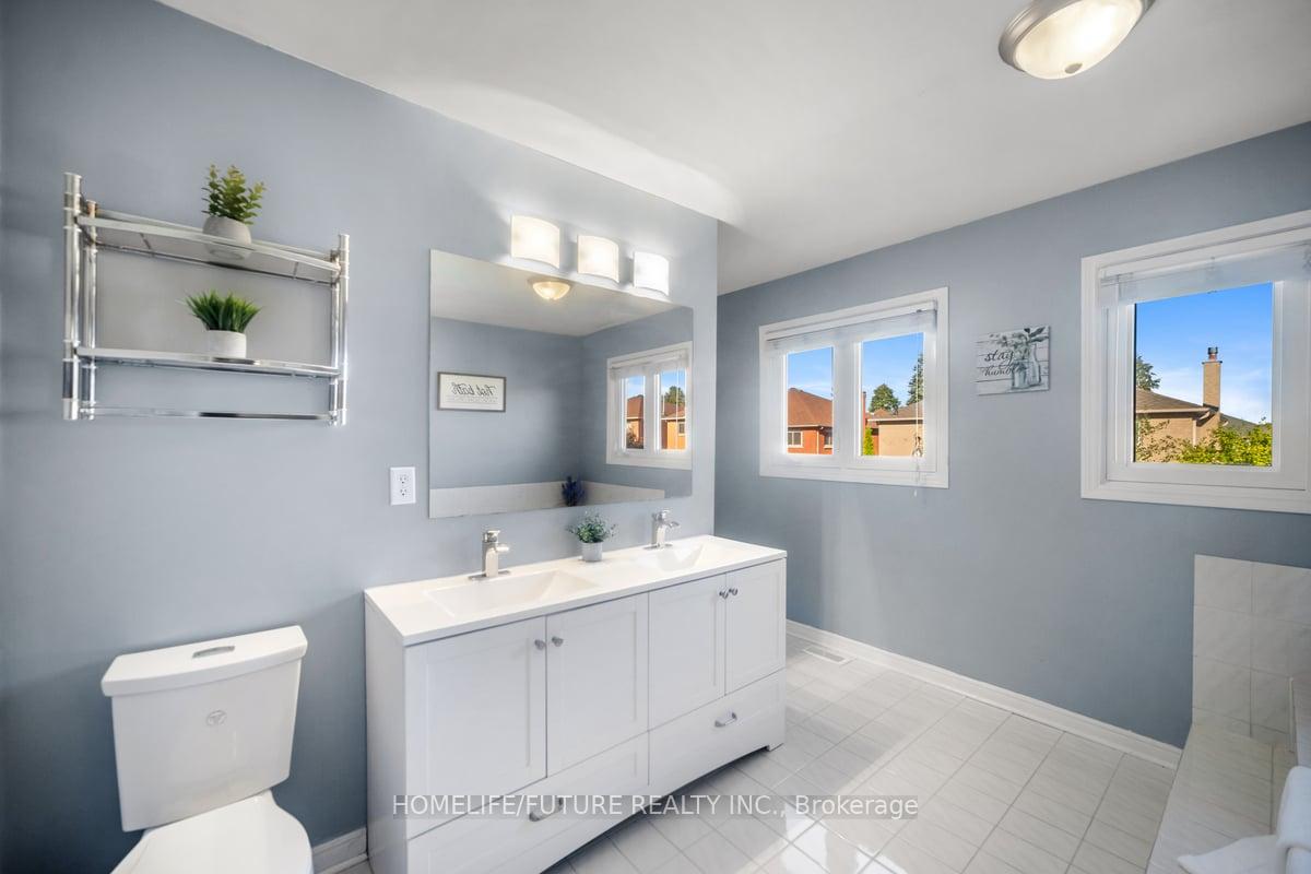 Photo 21 of 56 Ringwood Drive, Whitby, Rolling Acres — HOMEH