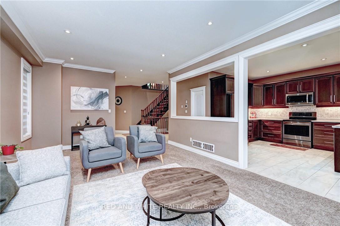 Photo 14 of 220 Ladyslipper Drive, Waterloo — HOMEH