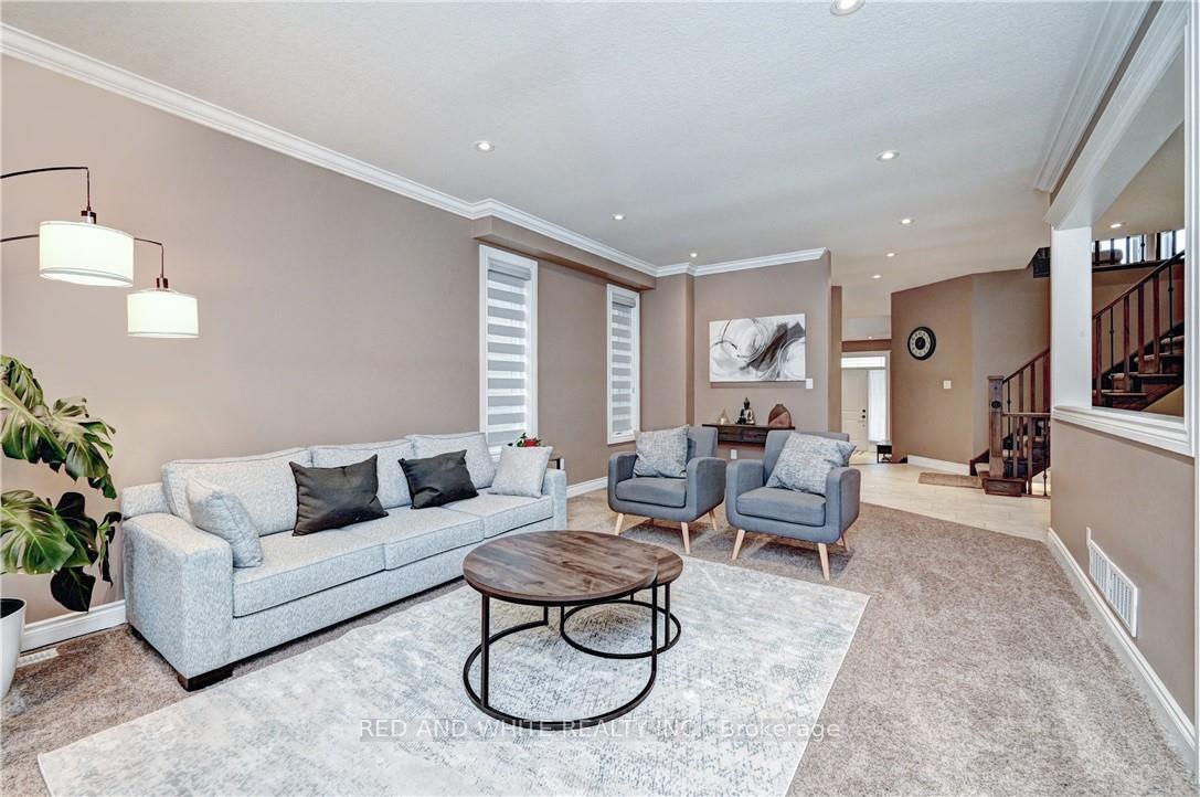 Photo 16 of 220 Ladyslipper Drive, Waterloo — HOMEH