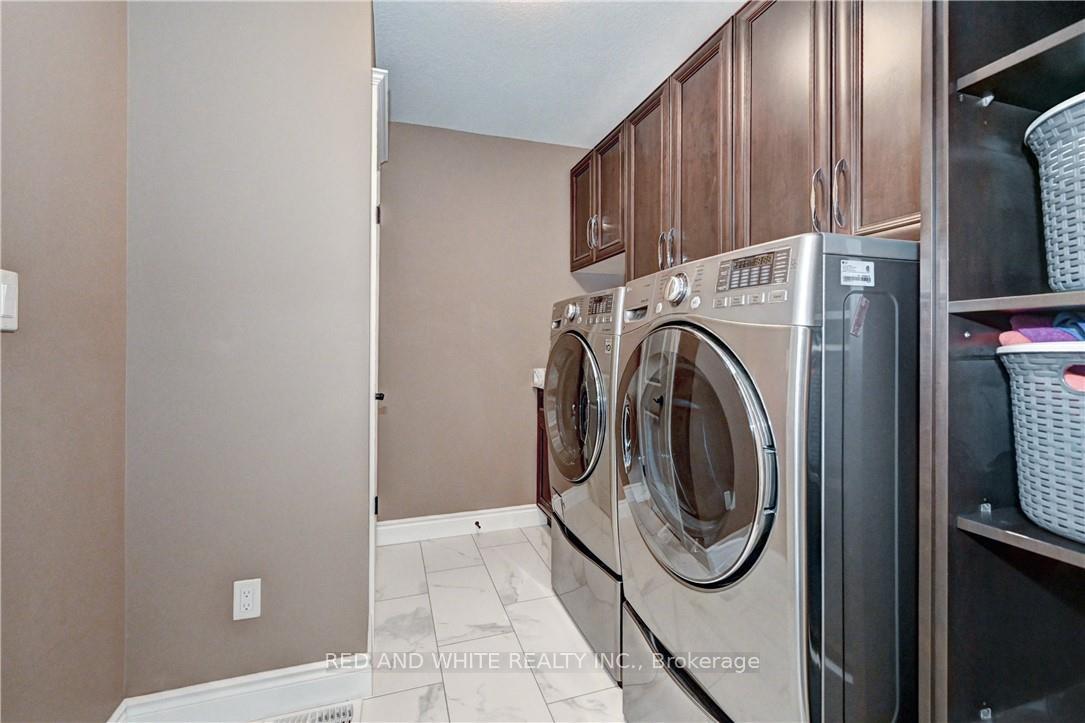 Photo 21 of 220 Ladyslipper Drive, Waterloo — HOMEH