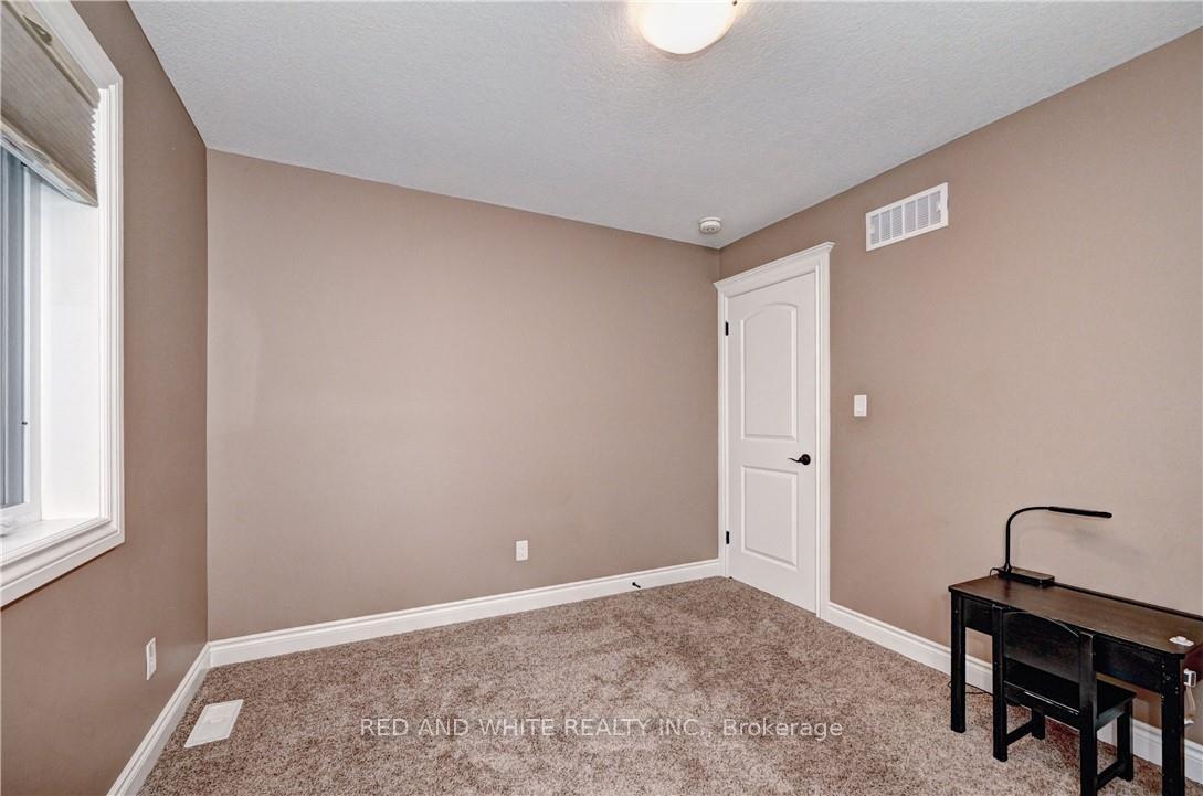 Photo 30 of 220 Ladyslipper Drive, Waterloo — HOMEH