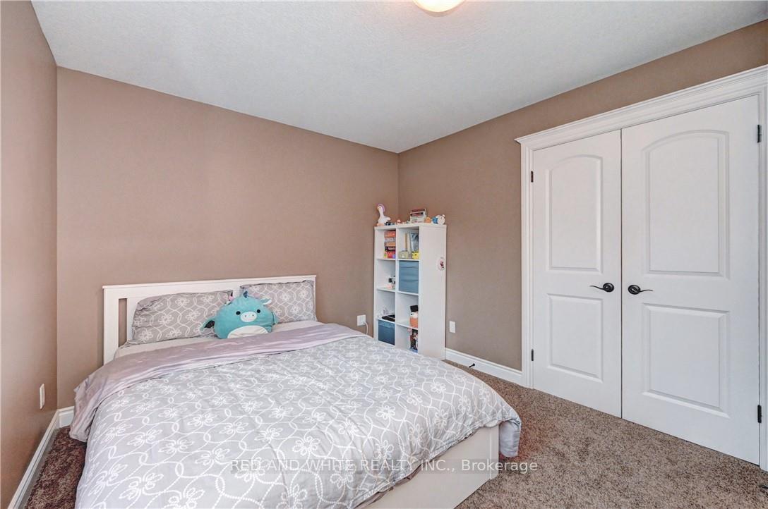 Photo 35 of 220 Ladyslipper Drive, Waterloo — HOMEH