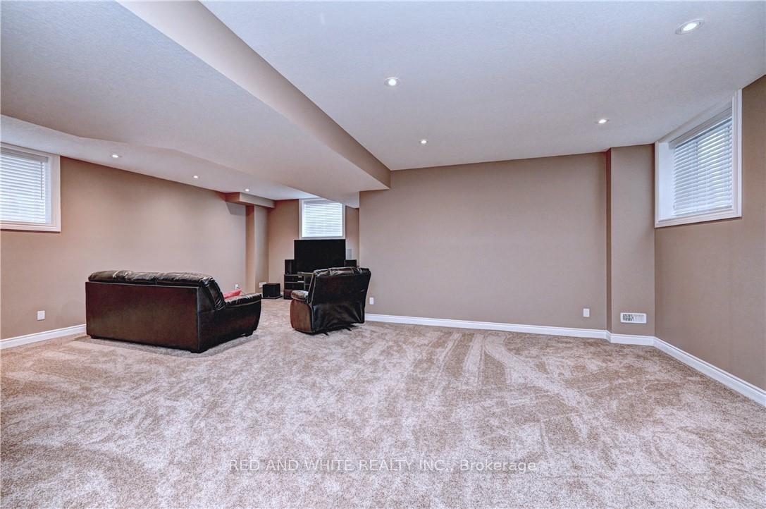 Photo 38 of 220 Ladyslipper Drive, Waterloo — HOMEH