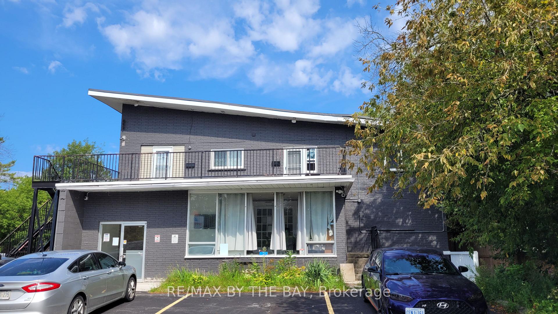 Front of Unit C01, 280 River Road E