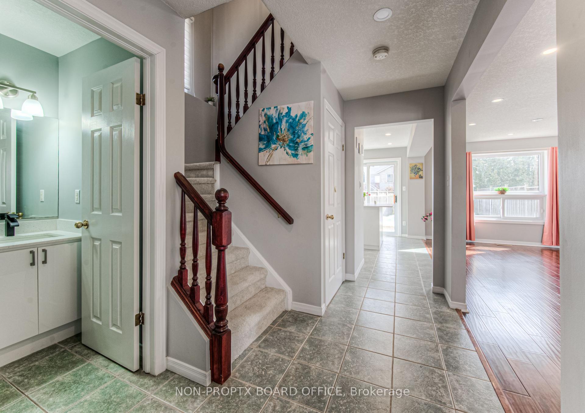 Photo 3 of 324 Havendale Crescent, Waterloo — HOMEH