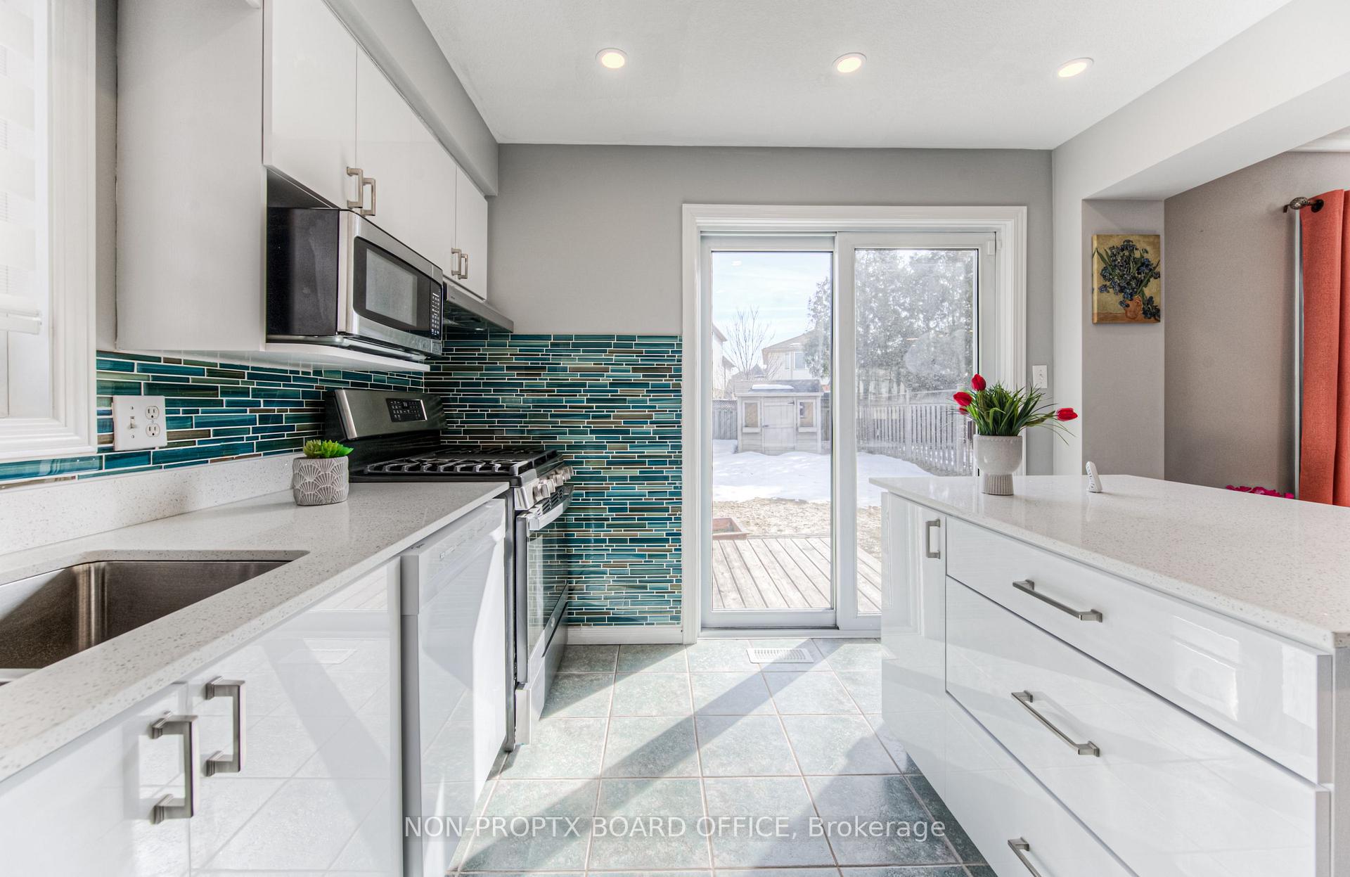 Photo 6 of 324 Havendale Crescent, Waterloo — HOMEH