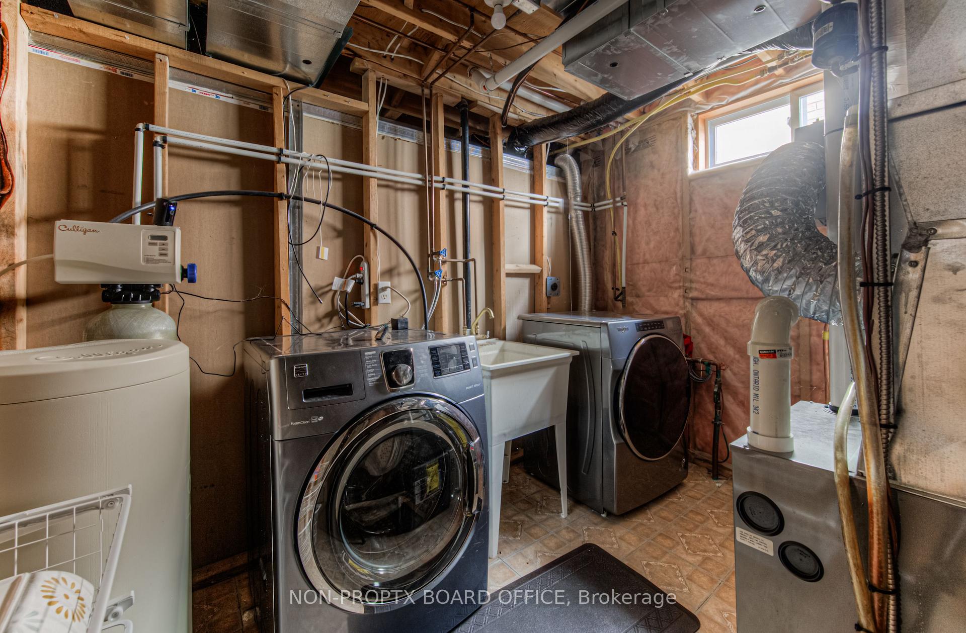 Photo 7 of 324 Havendale Crescent, Waterloo — HOMEH