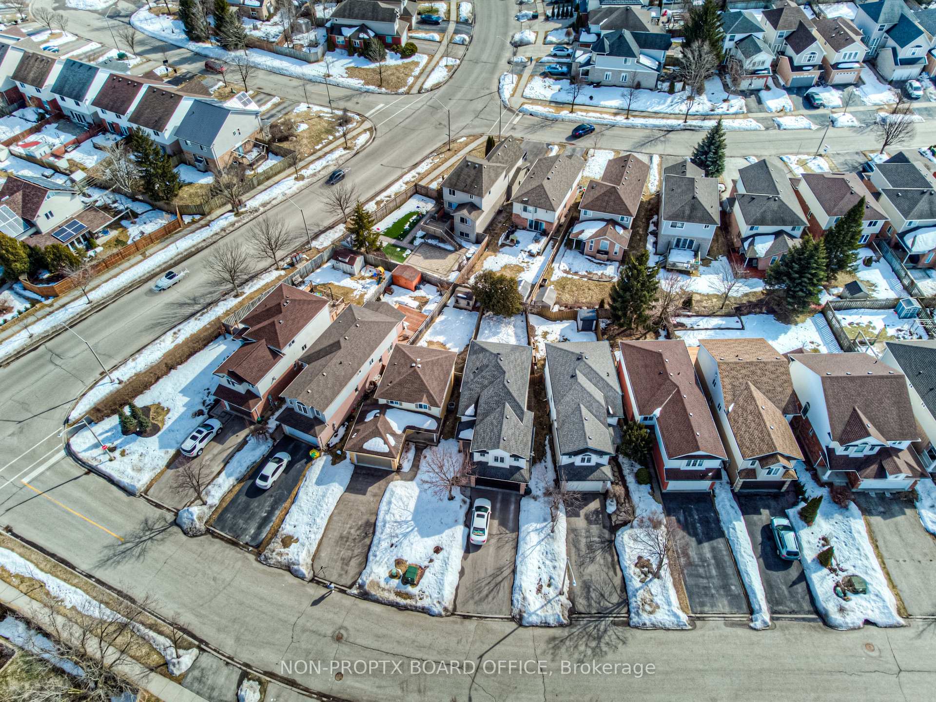 Photo 11 of 324 Havendale Crescent, Waterloo — HOMEH