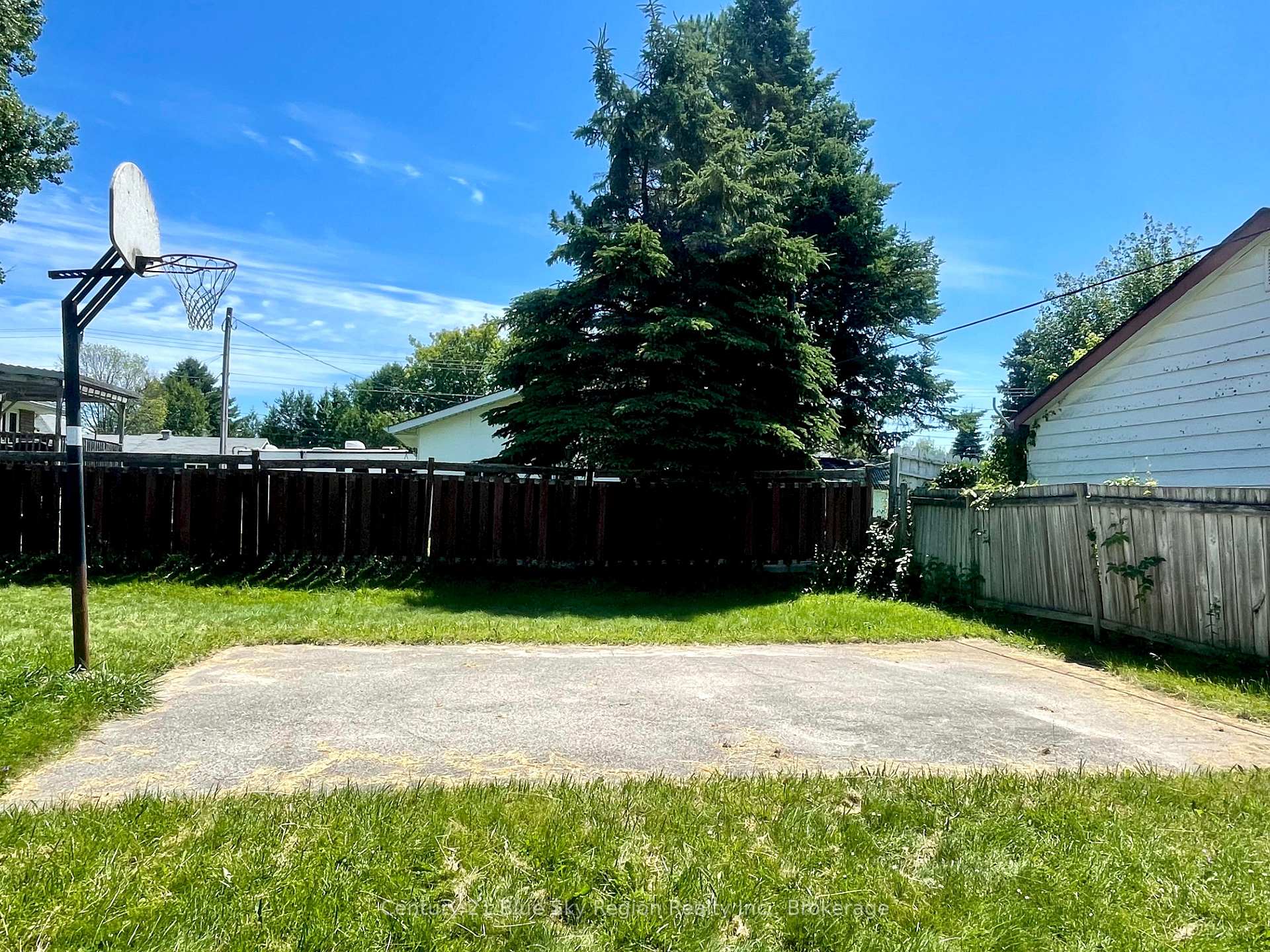 Photo 11 of 197 Ottawa Street, West Nipissing, Sturgeon Falls — HOMEH