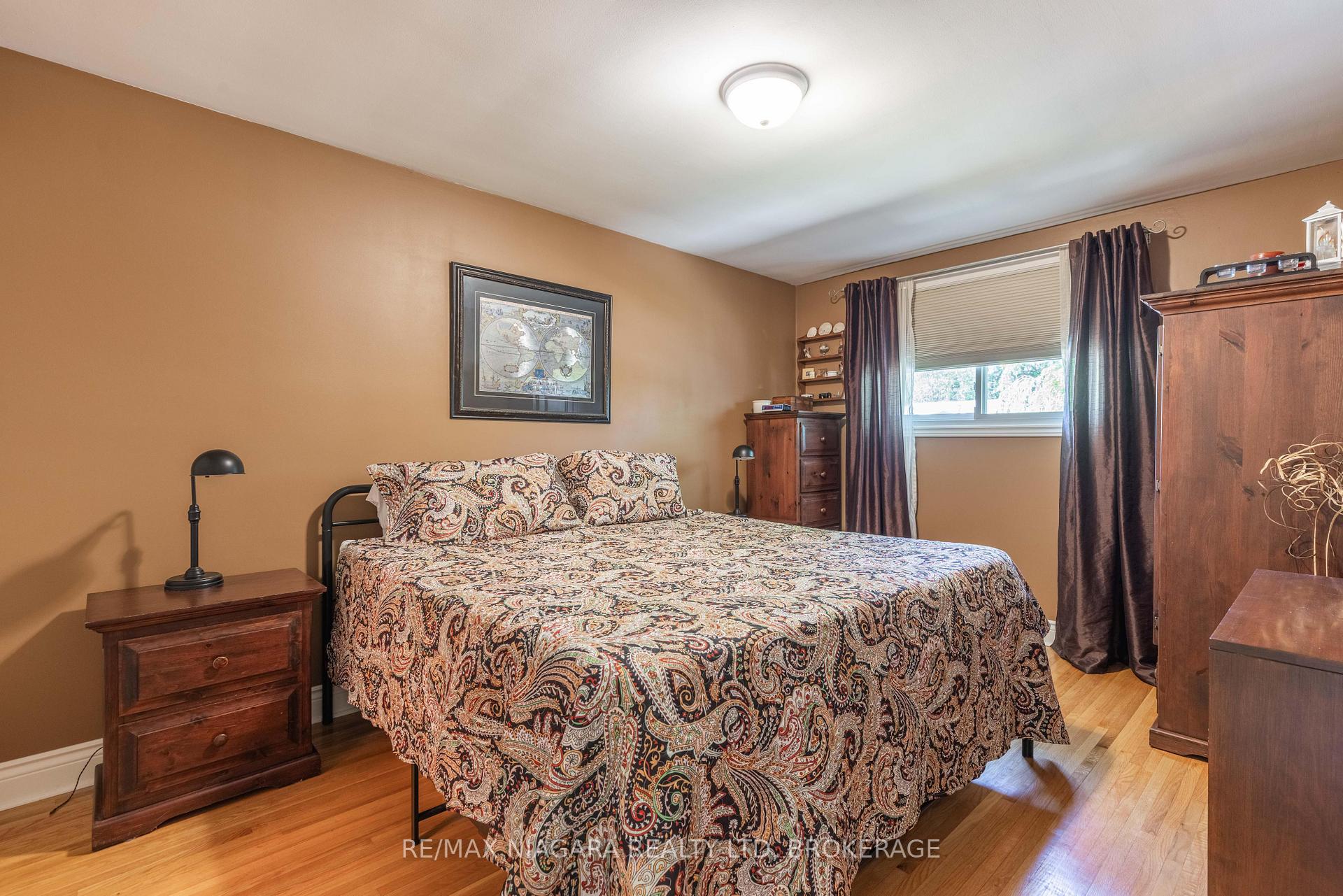 Photo 12 of 113 Royal Oak Drive, Welland, N. Welland — HOMEH