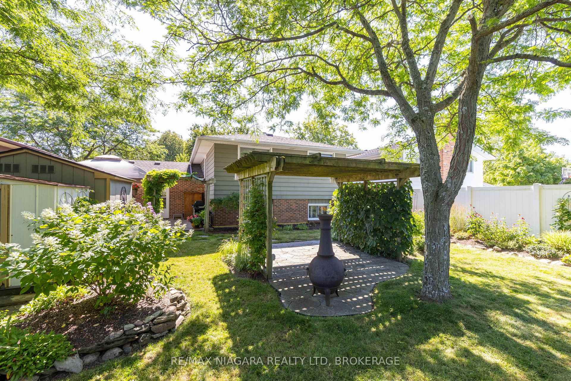 Photo 26 of 113 Royal Oak Drive, Welland, N. Welland — HOMEH