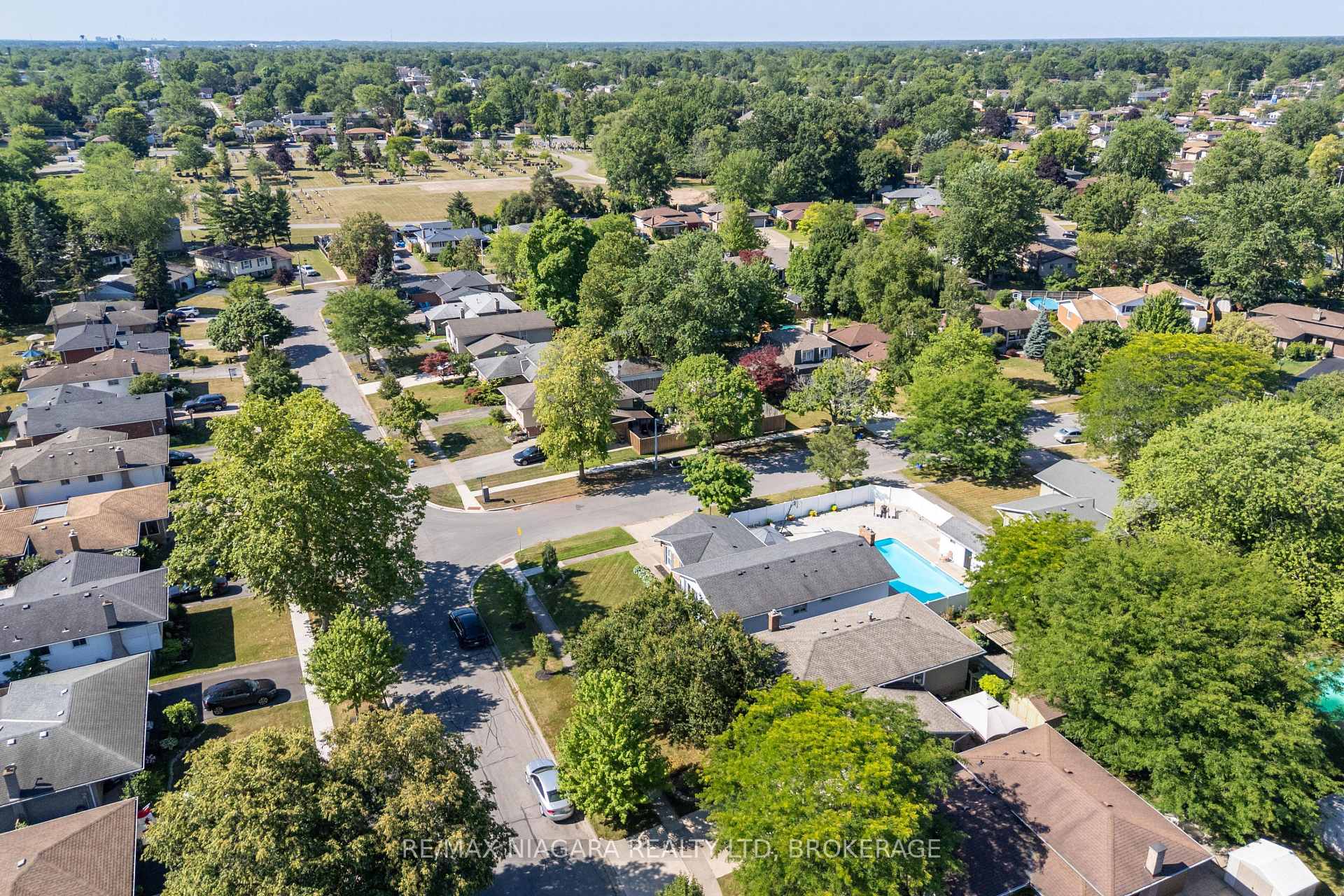 Photo 31 of 113 Royal Oak Drive, Welland, N. Welland — HOMEH