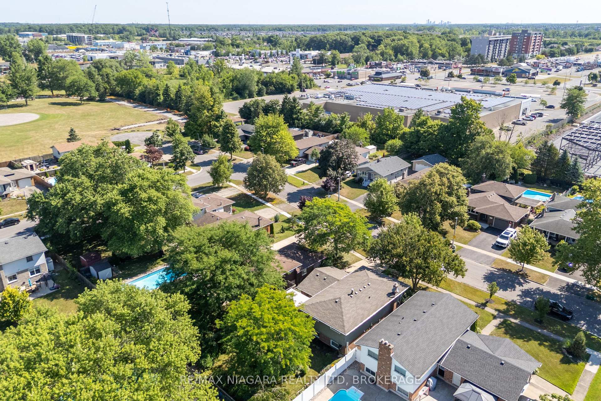Photo 34 of 113 Royal Oak Drive, Welland, N. Welland — HOMEH