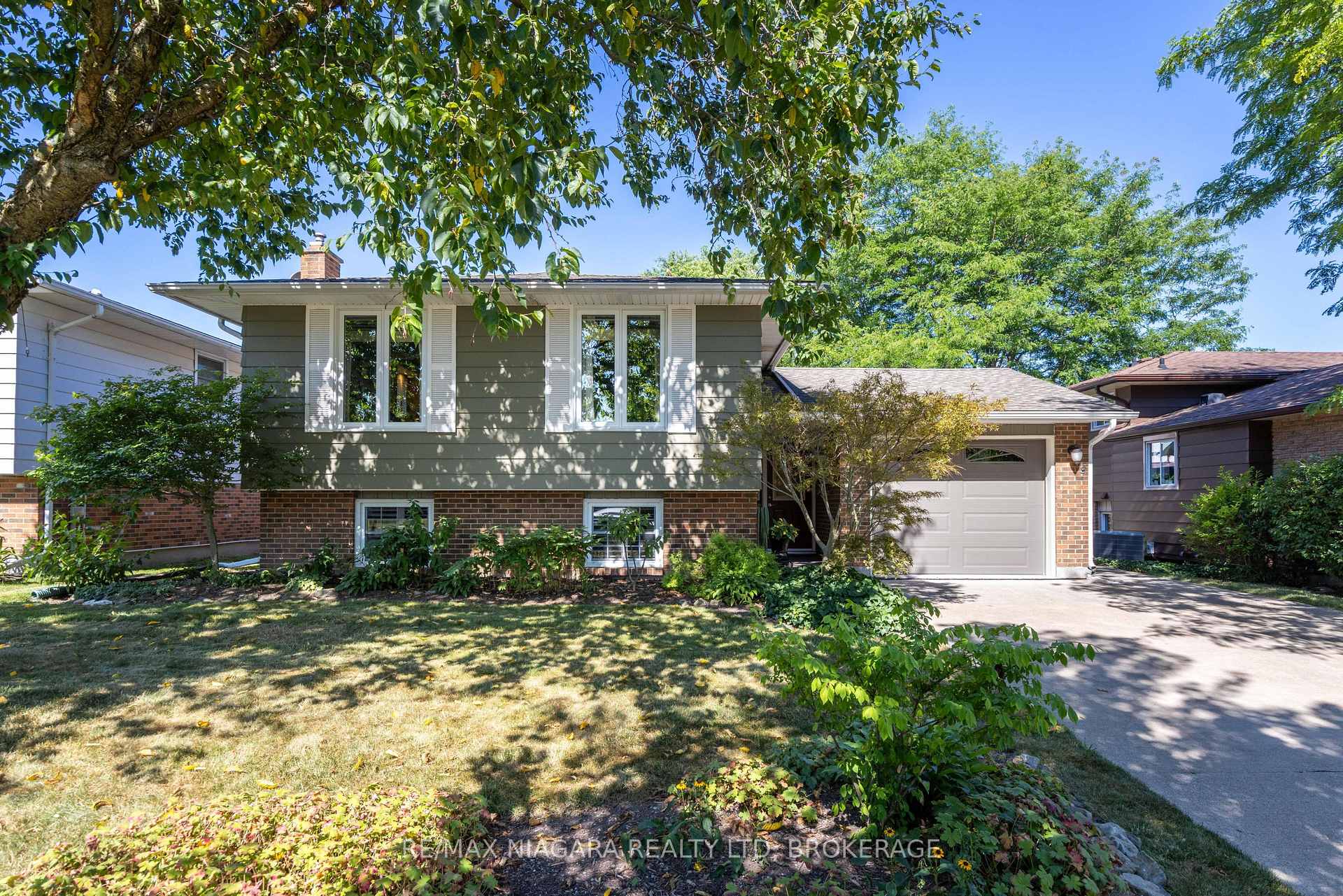 Photo 35 of 113 Royal Oak Drive, Welland, N. Welland — HOMEH