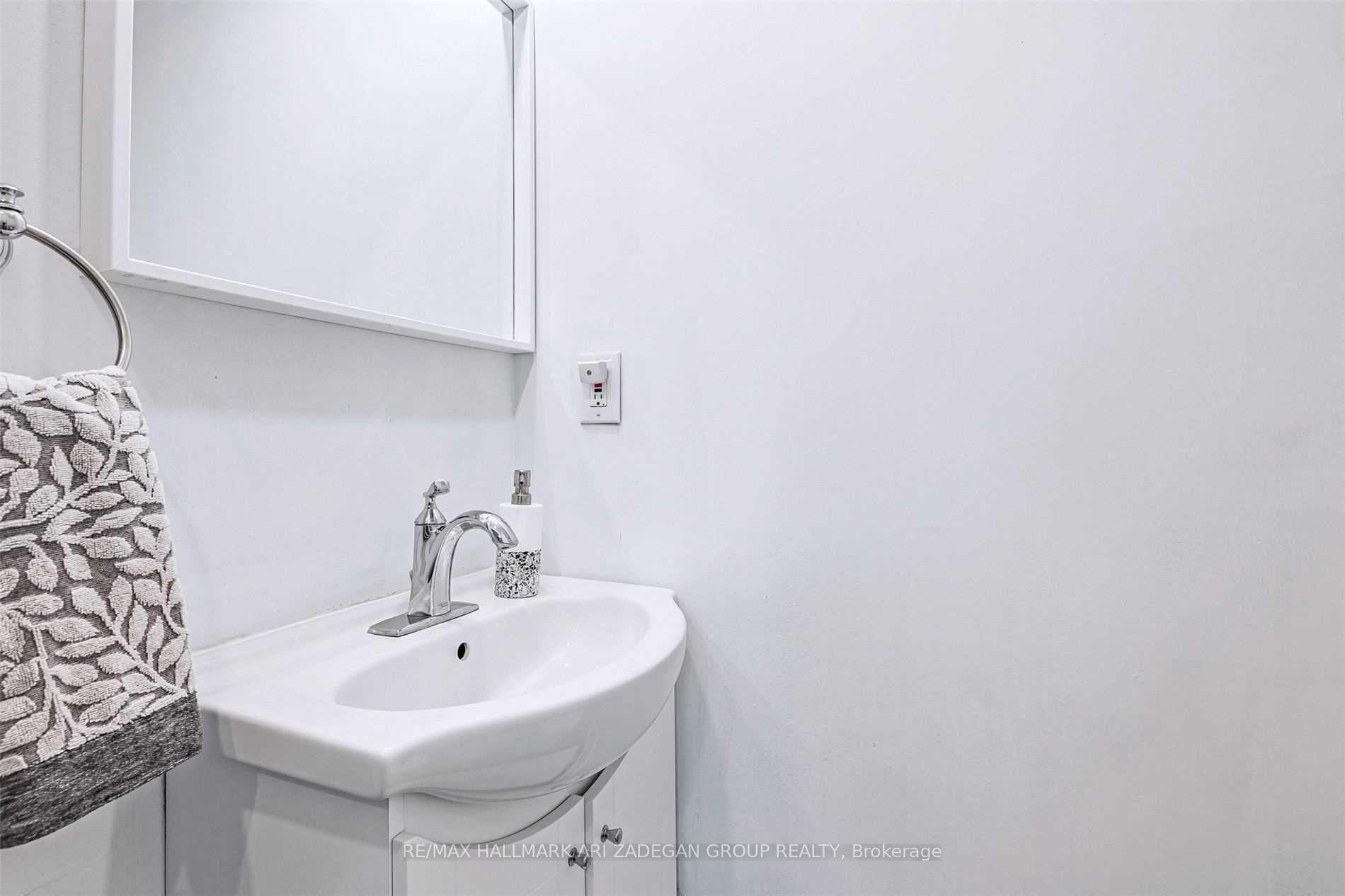 Photo 12 of Unit Main, 133 Orchard Heights Boulevard, Aurora, Aurora Heights — HOMEH