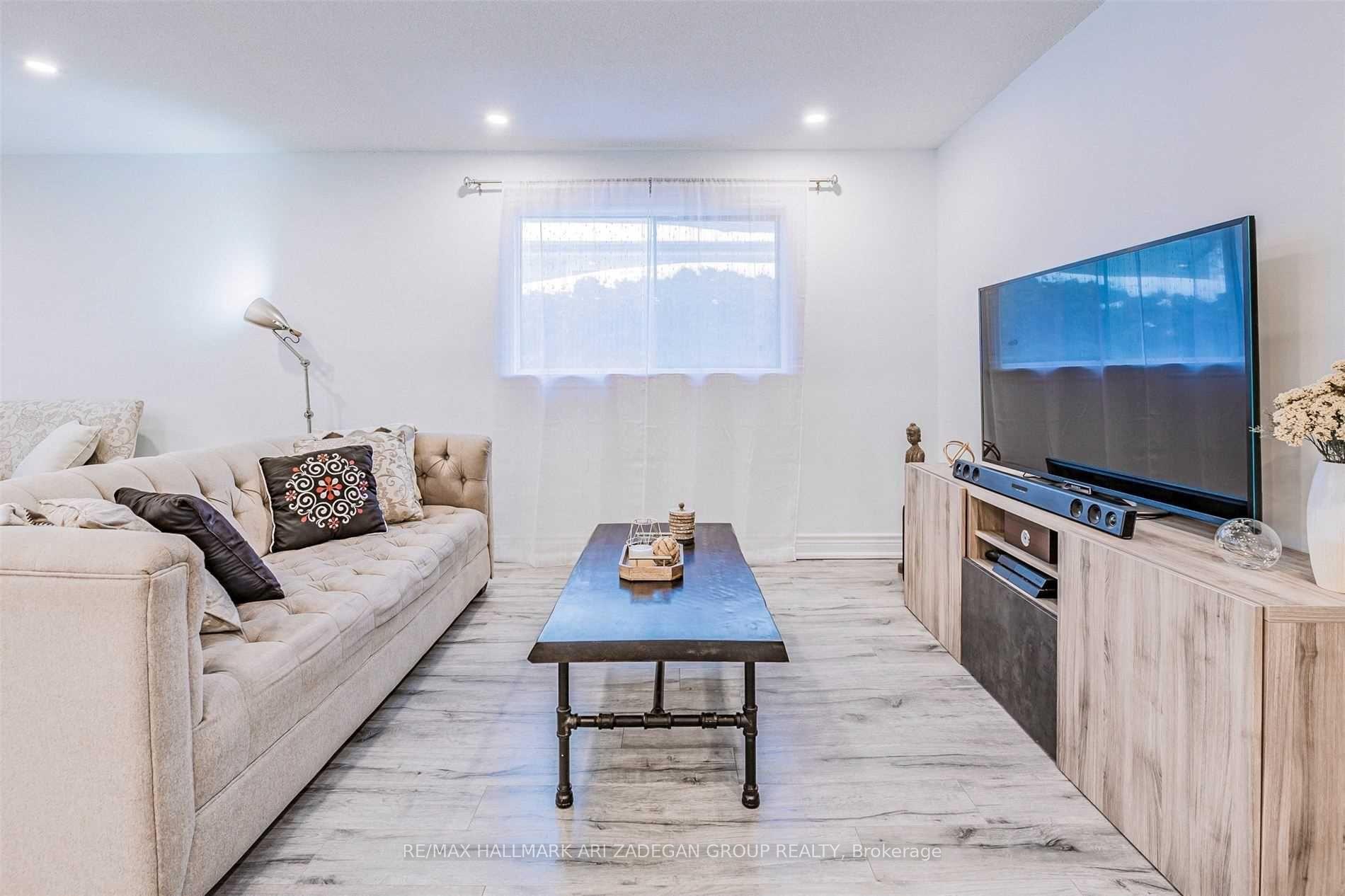 Photo 23 of Unit Main, 133 Orchard Heights Boulevard, Aurora, Aurora Heights — HOMEH