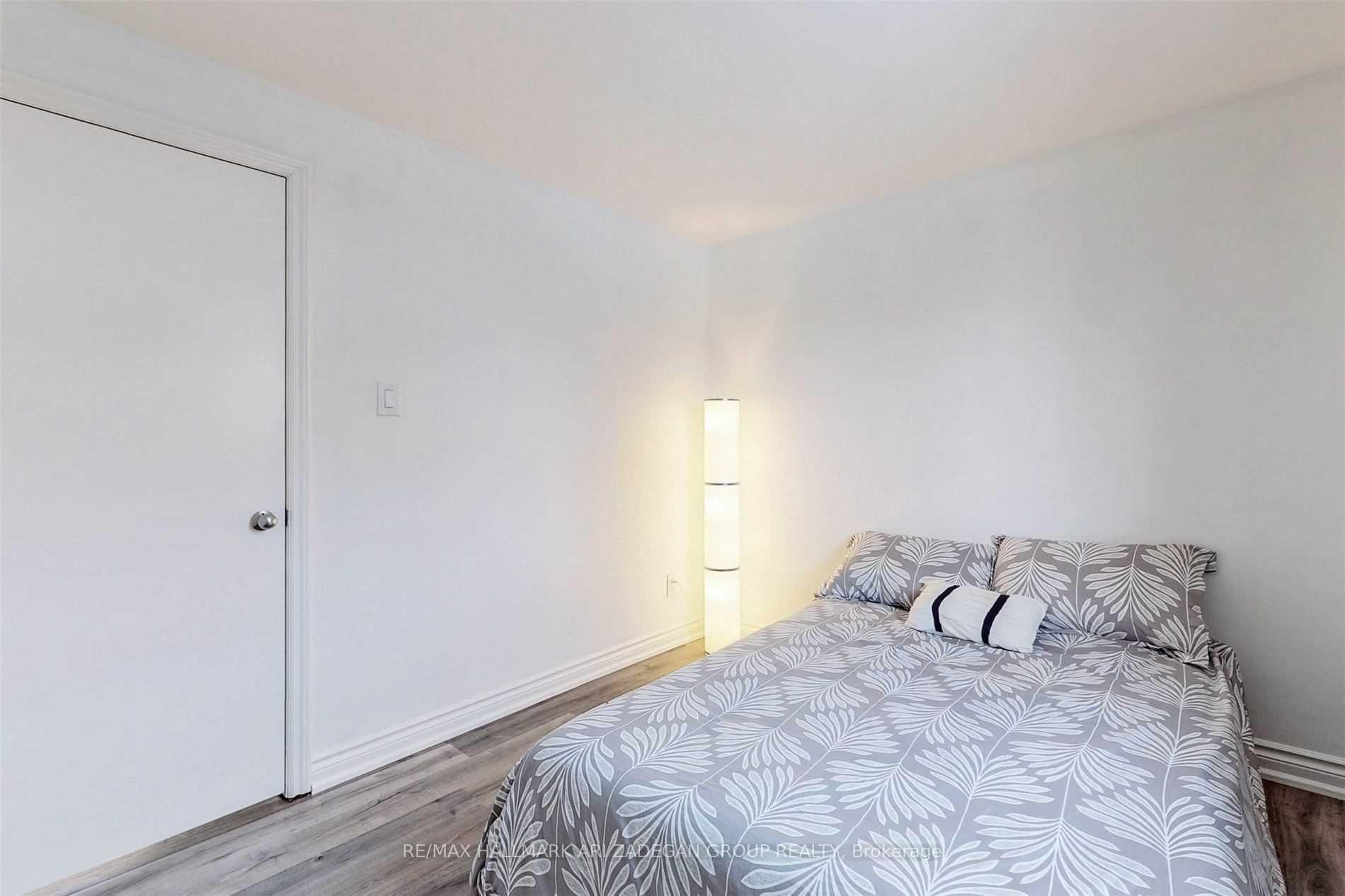 Photo 18 of Unit Main, 133 Orchard Heights Boulevard, Aurora, Aurora Heights — HOMEH