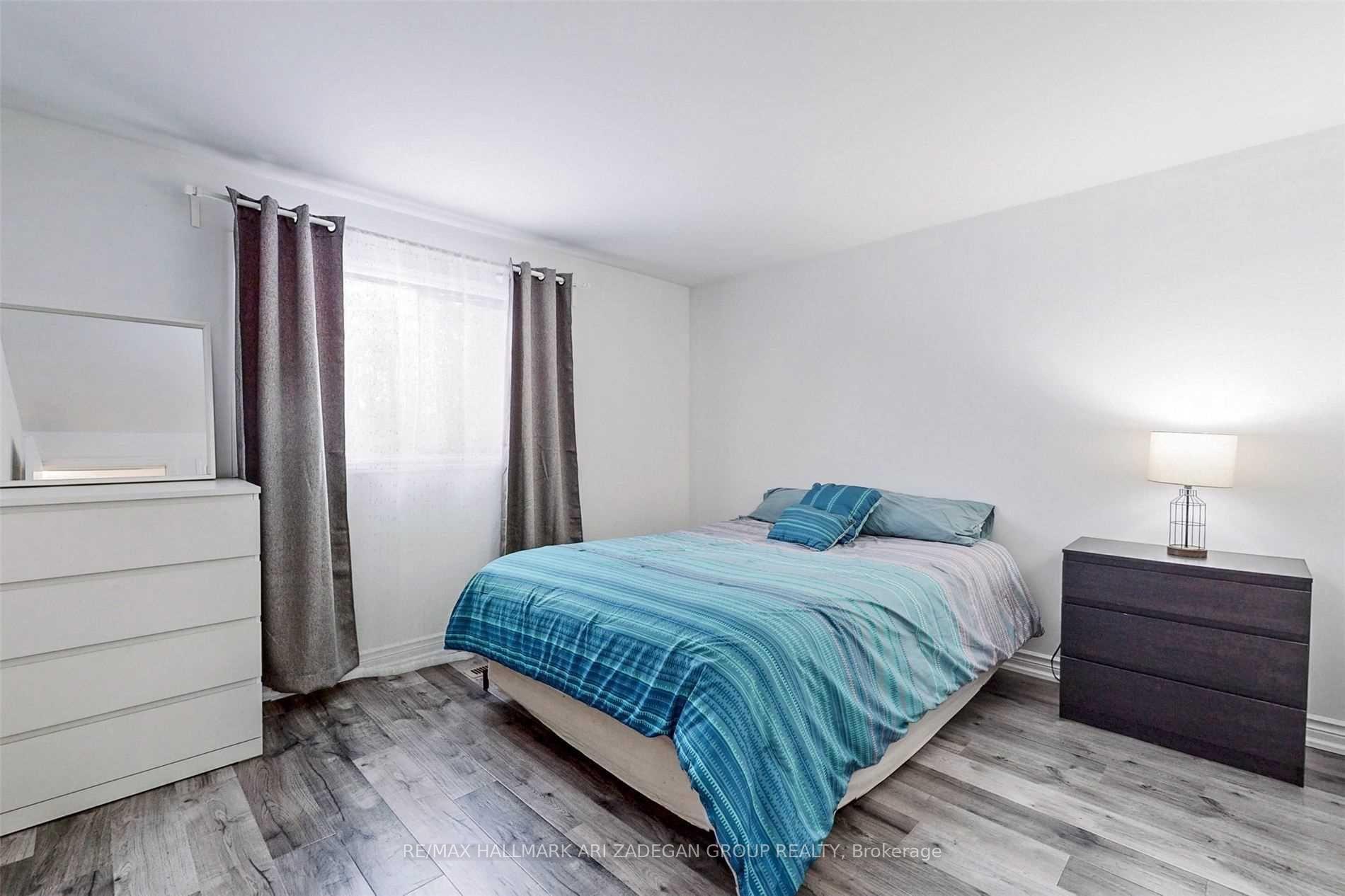 Photo 17 of Unit Main, 133 Orchard Heights Boulevard, Aurora, Aurora Heights — HOMEH