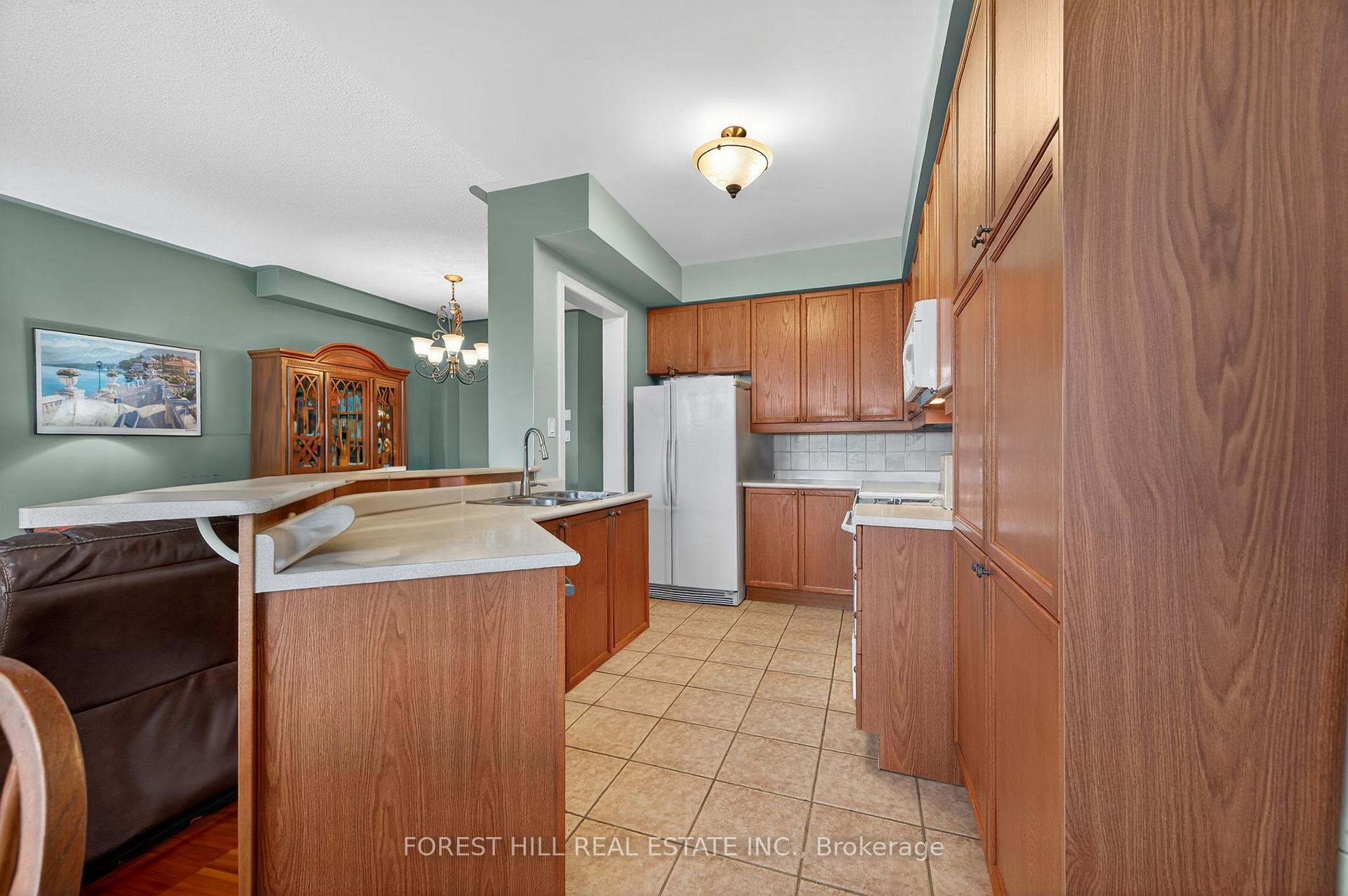 Photo 5 of 8 Mosswood Road, Vaughan, Patterson — HOMEH