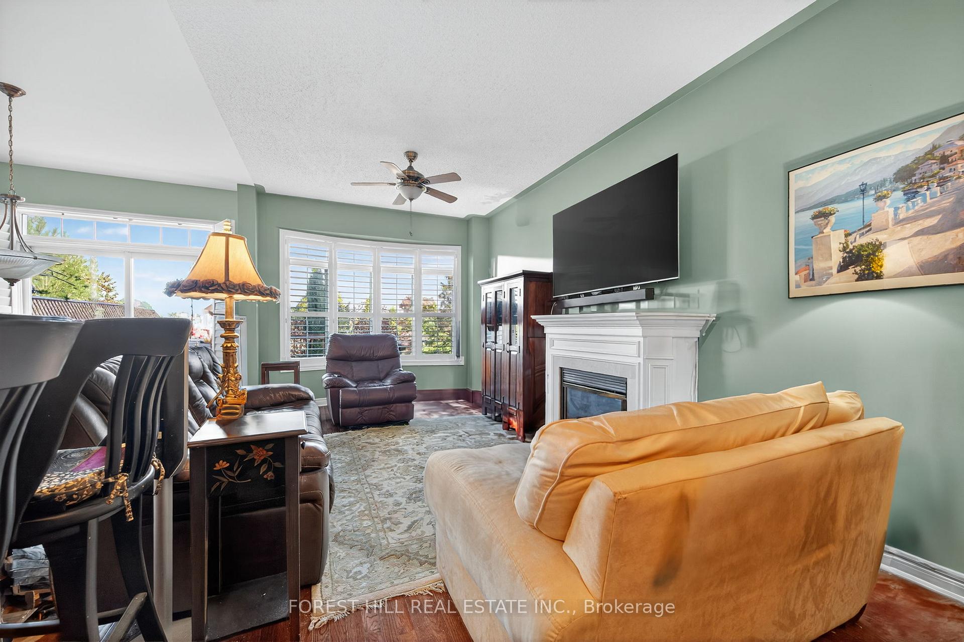 Photo 9 of 8 Mosswood Road, Vaughan, Patterson — HOMEH