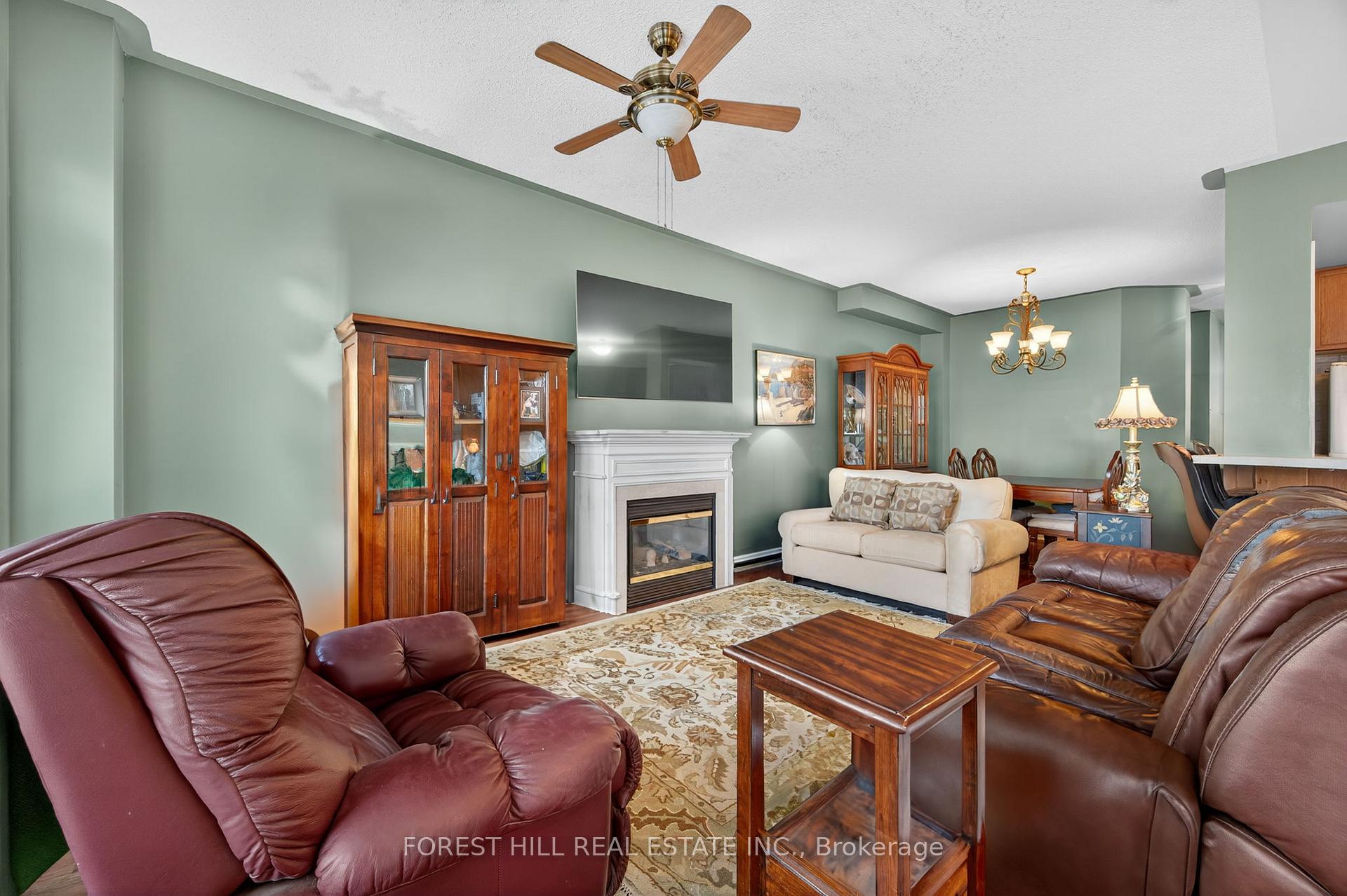 Photo 10 of 8 Mosswood Road, Vaughan, Patterson — HOMEH