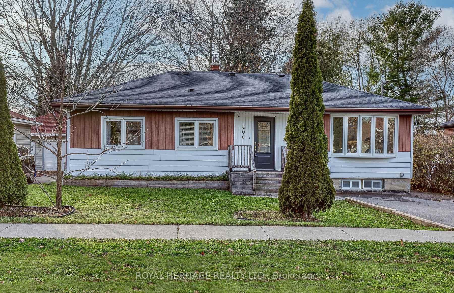 Photo 1 of 206 Craydon Road, Whitby, Downtown Whitby — HOMEH