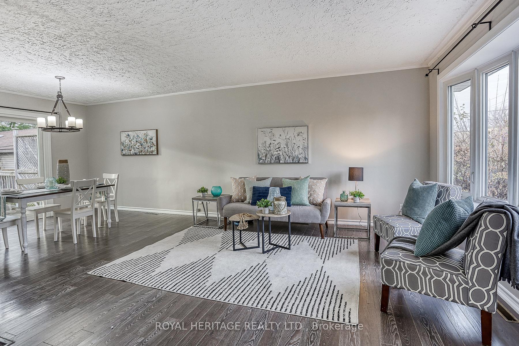 Photo 7 of 206 Craydon Road, Whitby, Downtown Whitby — HOMEH