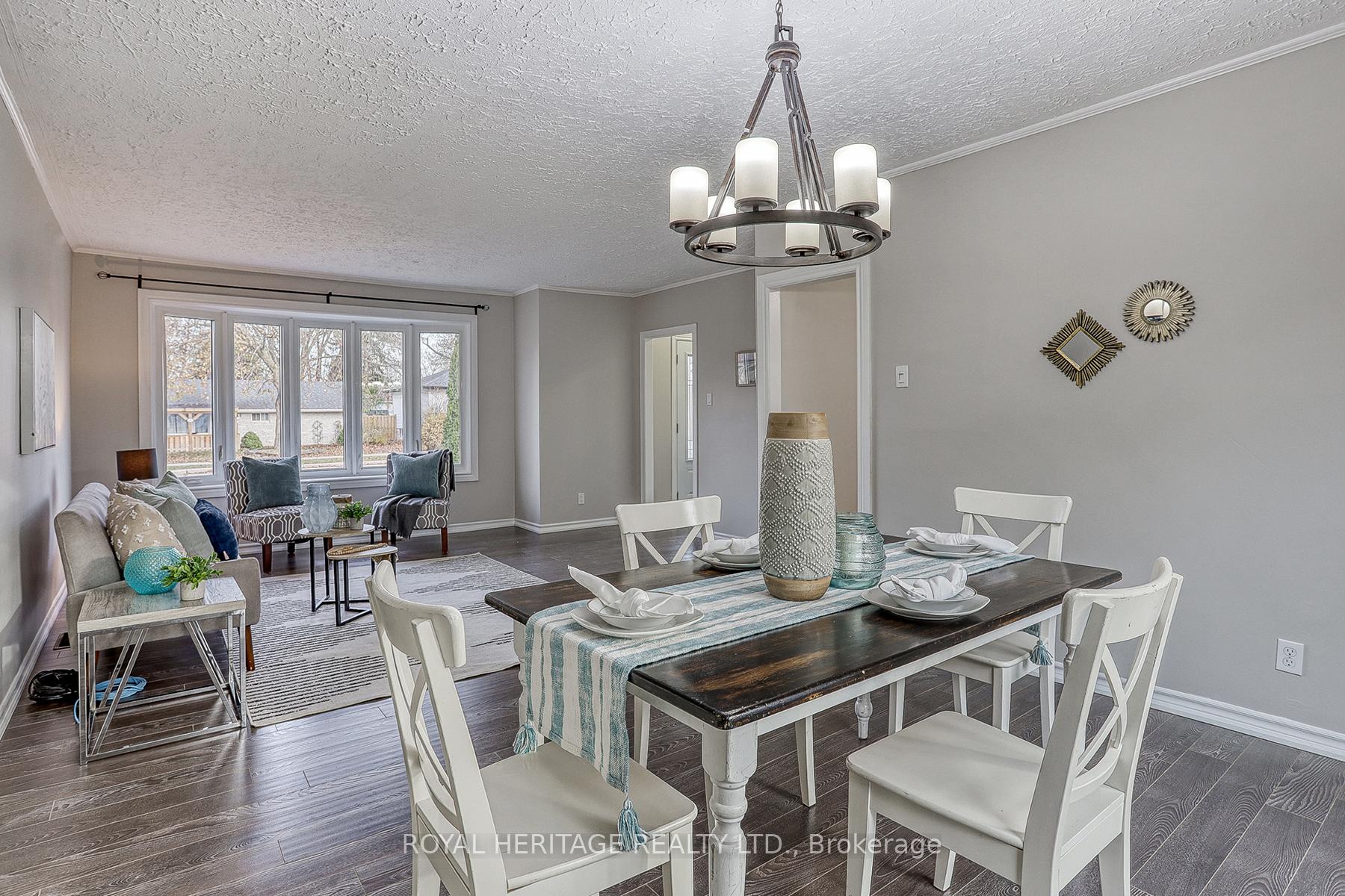 Photo 8 of 206 Craydon Road, Whitby, Downtown Whitby — HOMEH