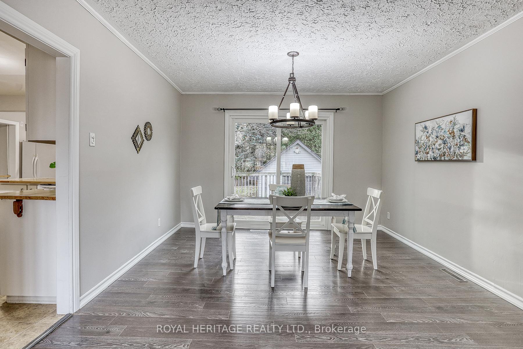 Photo 9 of 206 Craydon Road, Whitby, Downtown Whitby — HOMEH