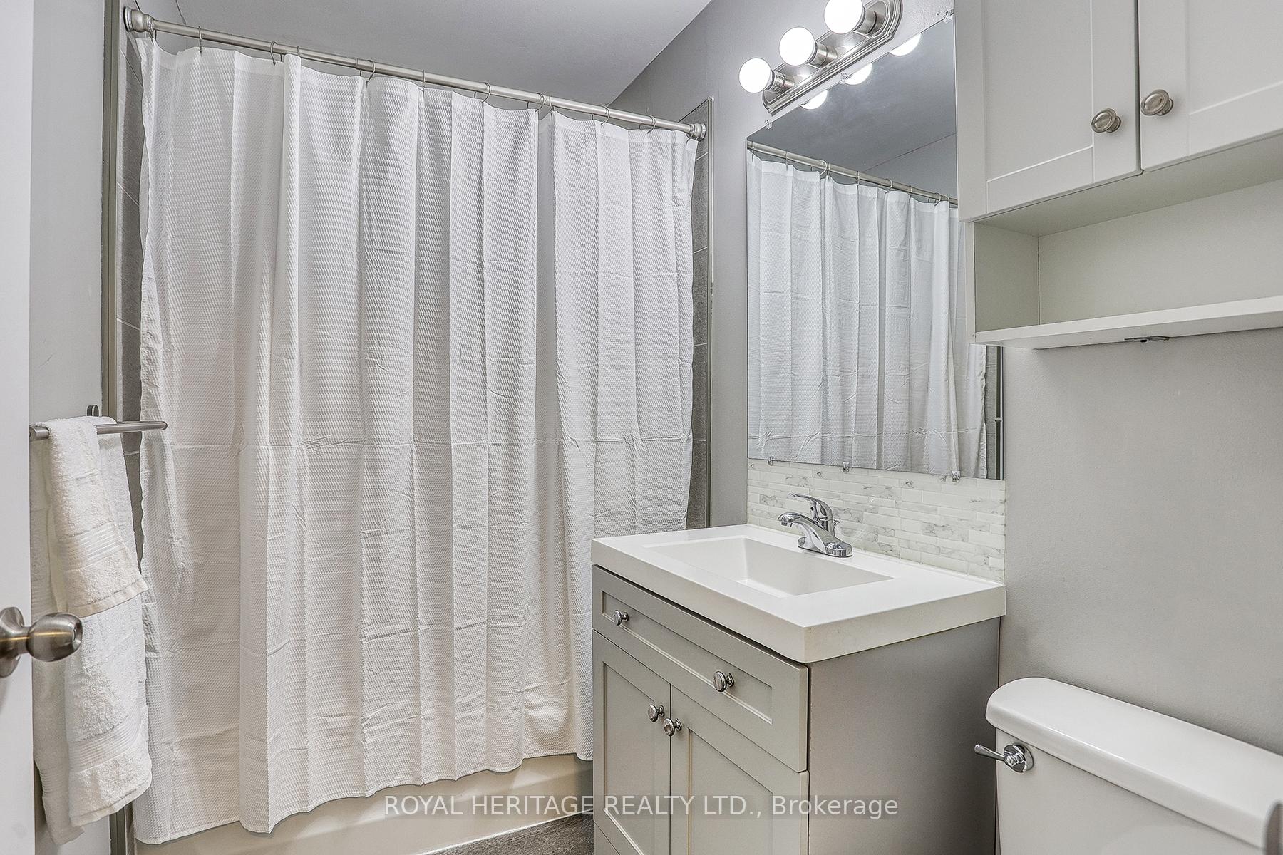 Photo 13 of 206 Craydon Road, Whitby, Downtown Whitby — HOMEH