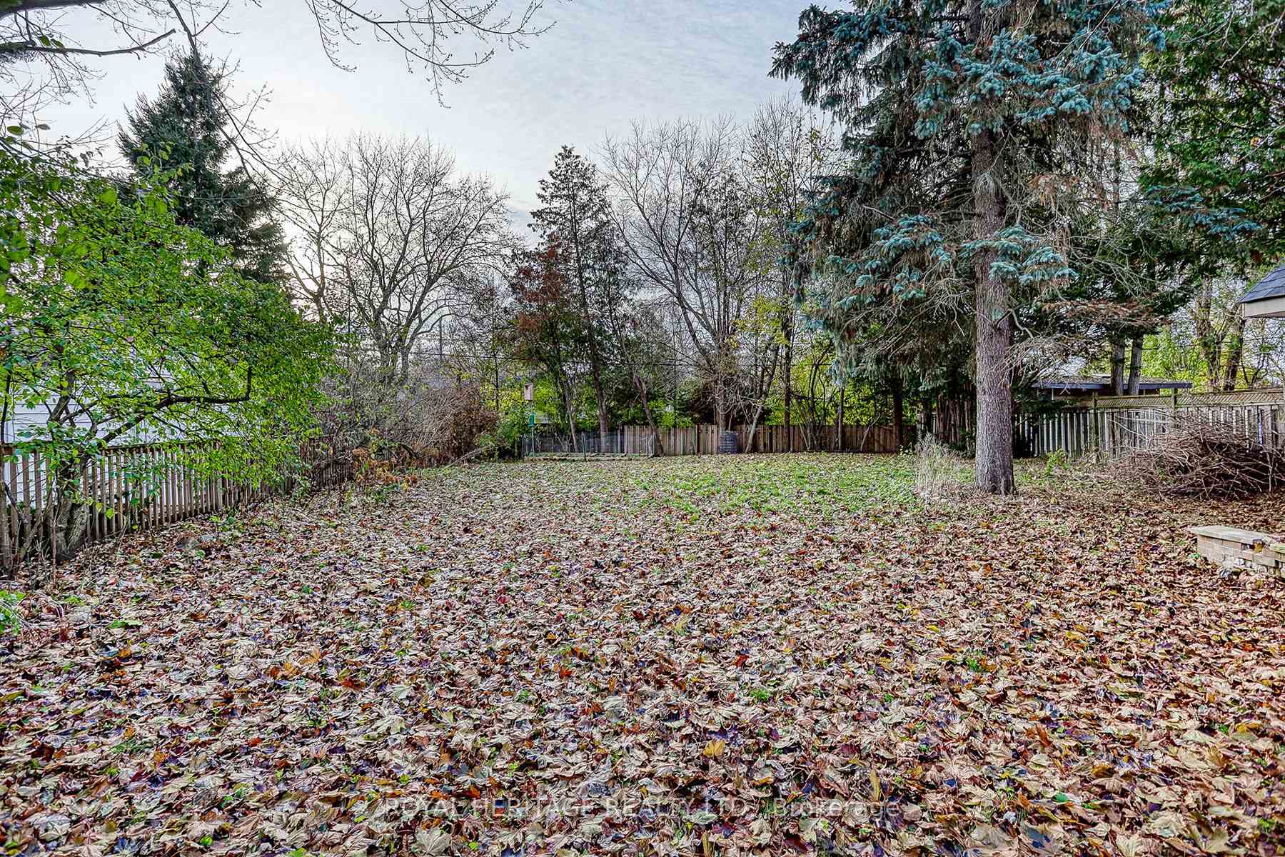 Photo 26 of 206 Craydon Road, Whitby, Downtown Whitby — HOMEH