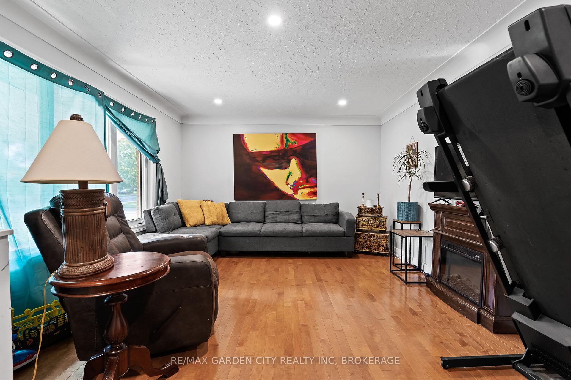 Photo 4 of 304 First Avenue, Welland, N. Welland — HOMEH