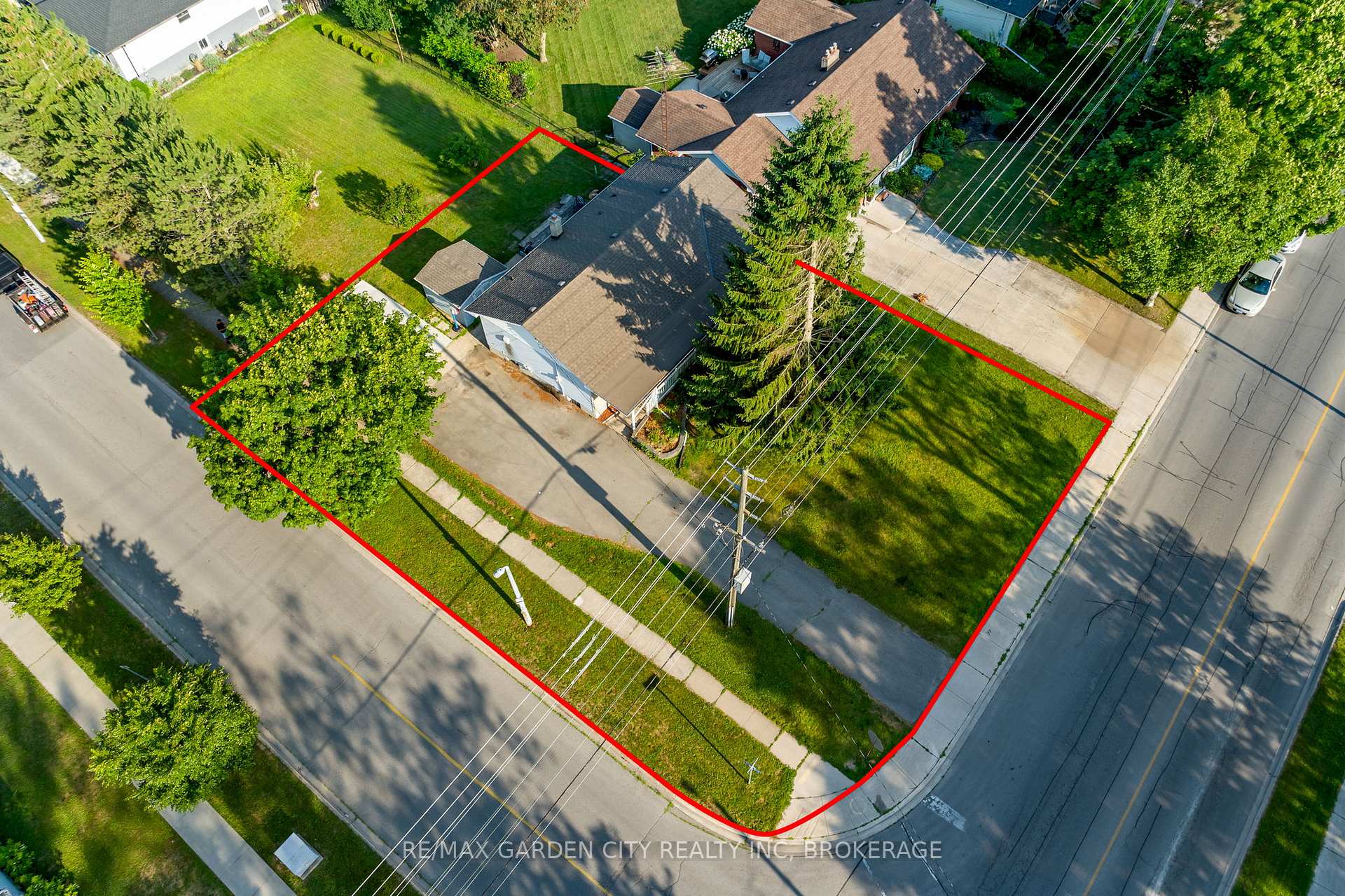 Photo 33 of 304 First Avenue, Welland, N. Welland — HOMEH