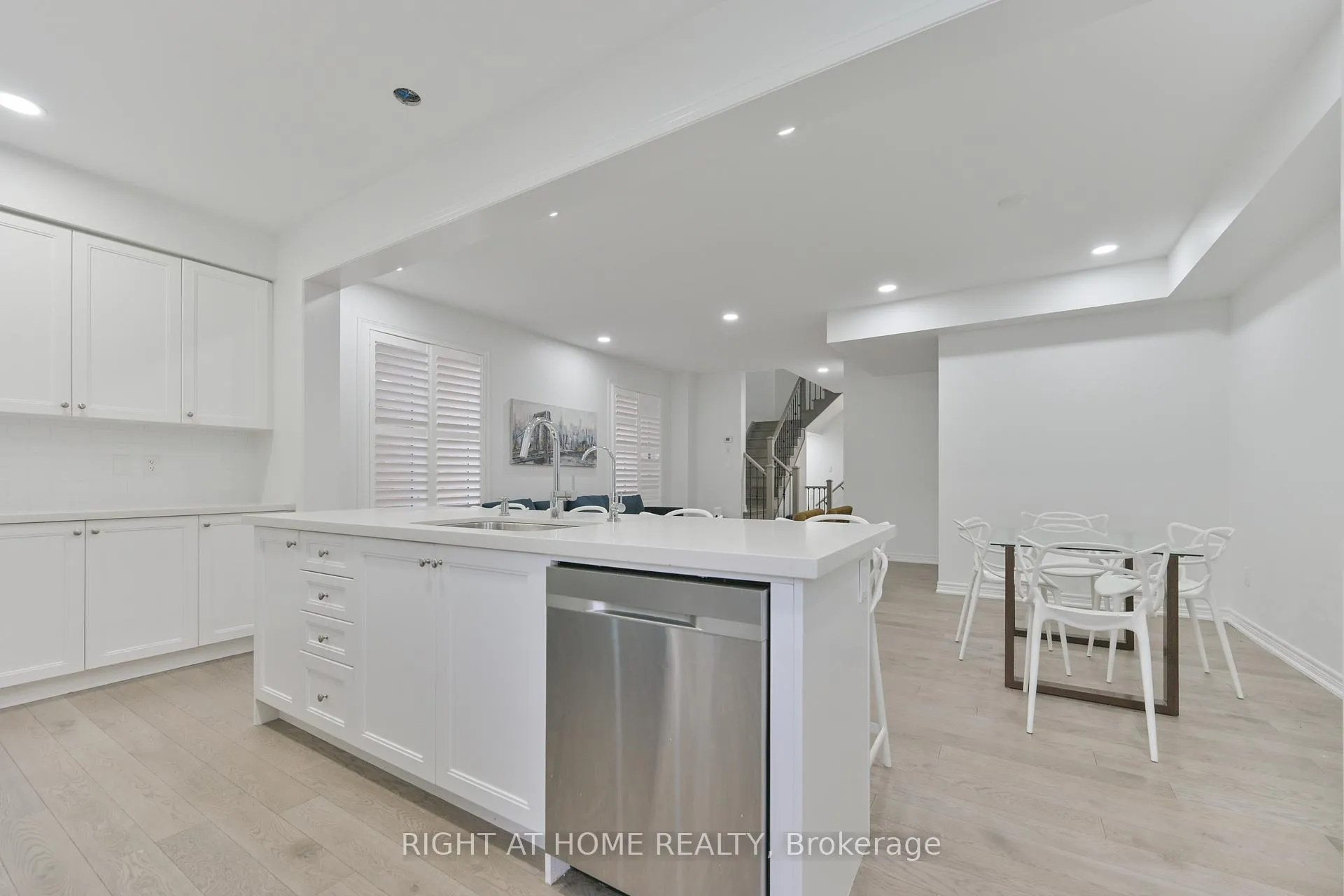 Photo 14 of 92 Conarty Crescent, Whitby, Rural Whitby — HOMEH