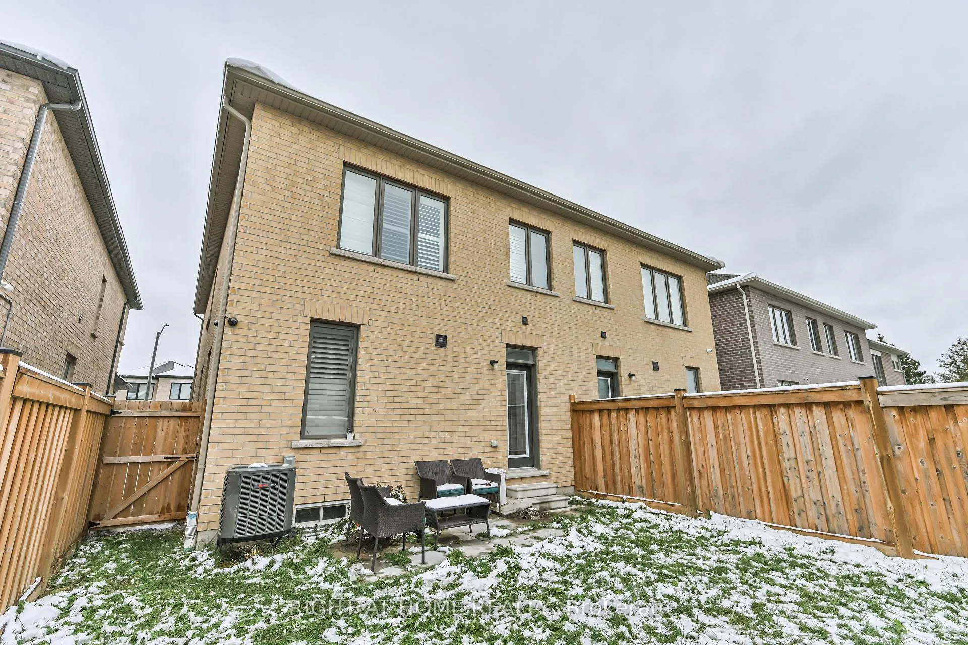Photo 28 of 92 Conarty Crescent, Whitby, Rural Whitby — HOMEH