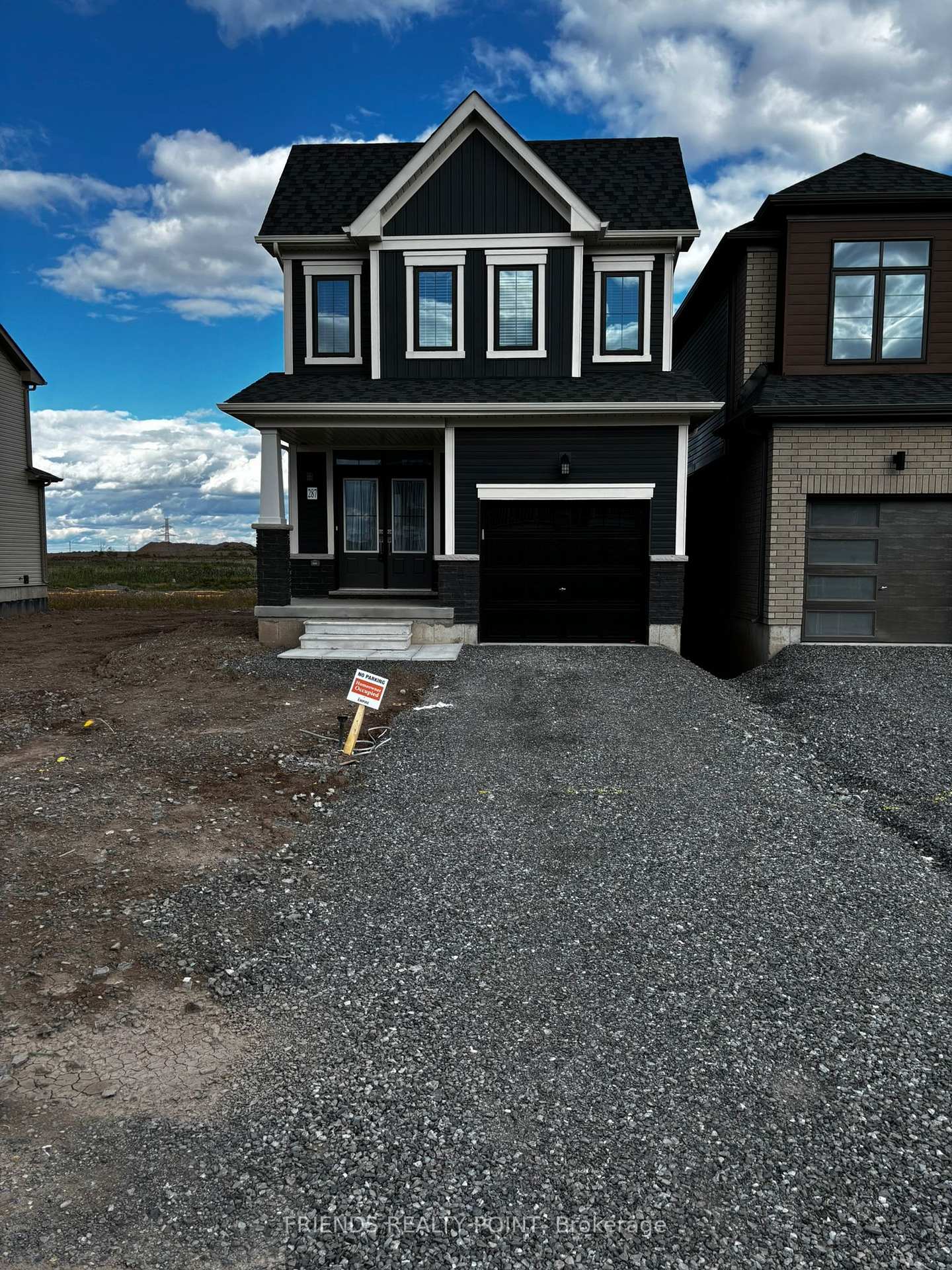 Photo 2 of 287 Westbridge Avenue, Welland, Dain City — HOMEH