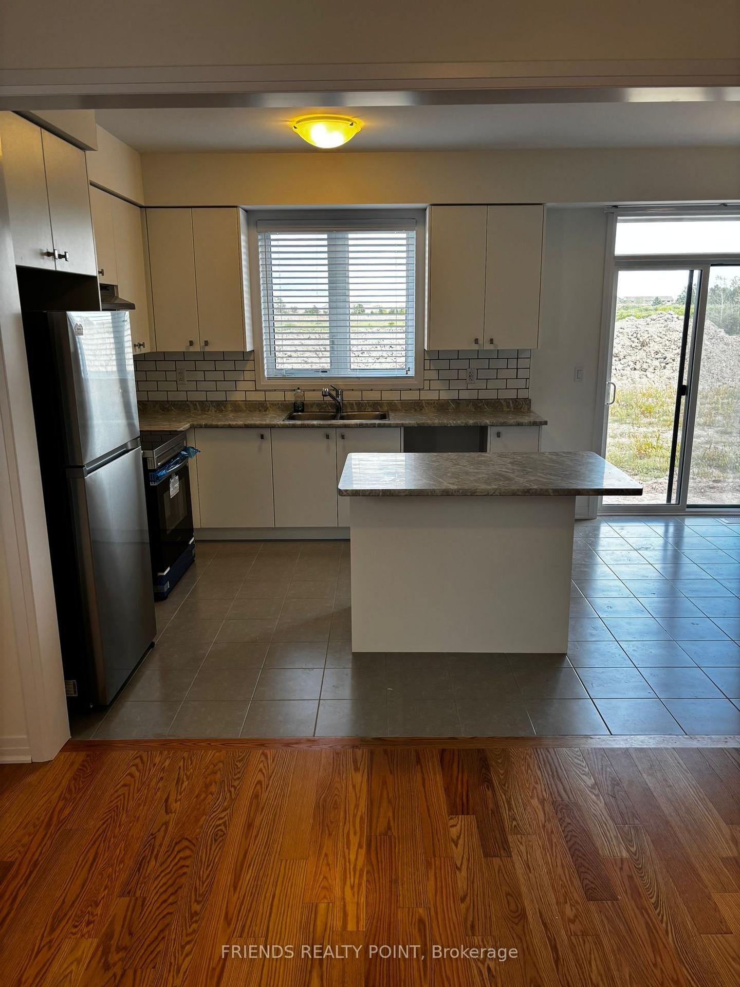 Photo 21 of 287 Westbridge Avenue, Welland, Dain City — HOMEH