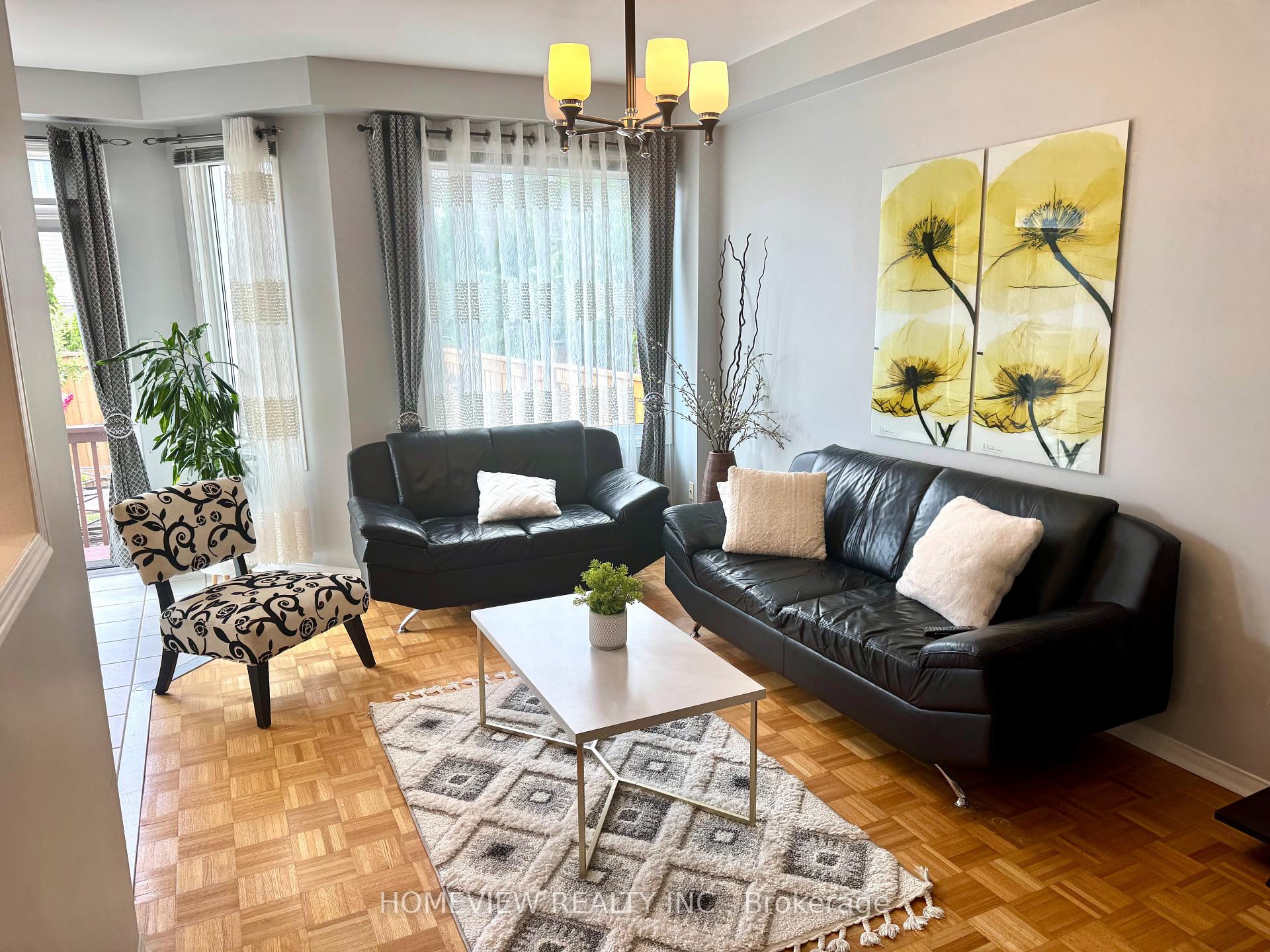 Photo 5 of Unit Upper Section, 18 Blue Willow Drive, Vaughan, East Woodbridge — HOMEH