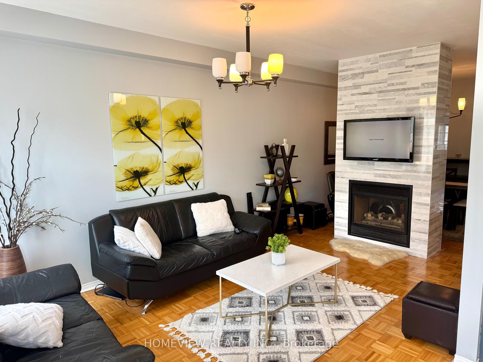 Photo 8 of Unit Upper Section, 18 Blue Willow Drive, Vaughan, East Woodbridge — HOMEH