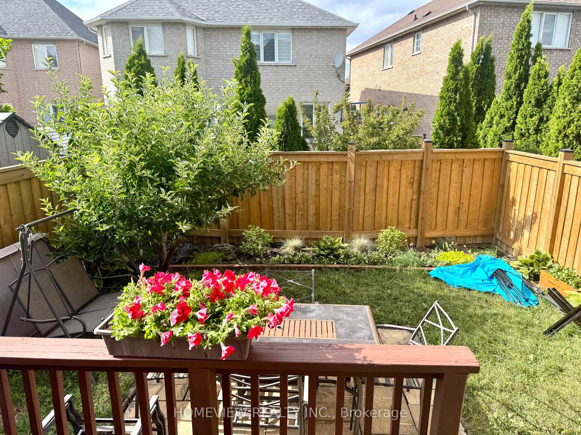 Photo 10 of Unit Upper Section, 18 Blue Willow Drive, Vaughan, East Woodbridge — HOMEH