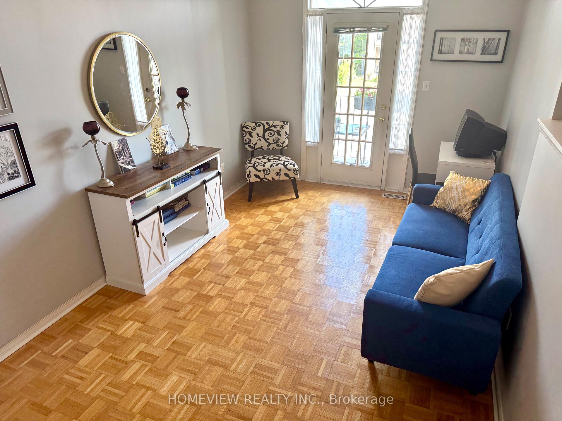 Photo 13 of Unit Upper Section, 18 Blue Willow Drive, Vaughan, East Woodbridge — HOMEH