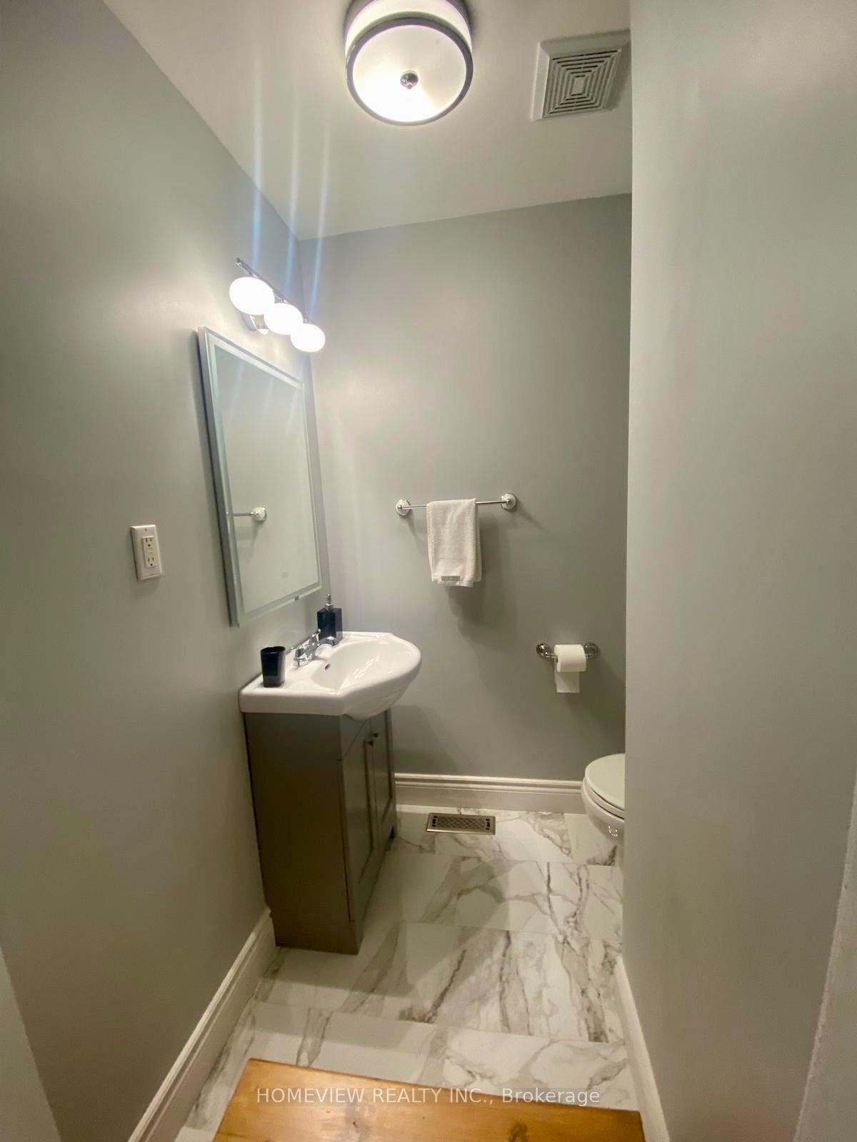 Photo 18 of Unit Upper Section, 18 Blue Willow Drive, Vaughan, East Woodbridge — HOMEH