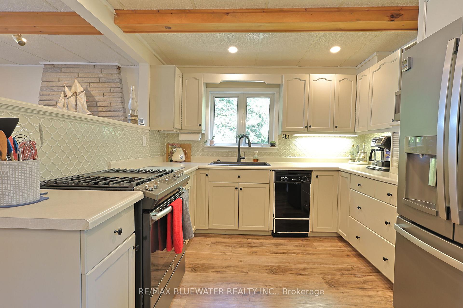 Photo 2 of 72209 Lakeshore Drive, Bluewater, Hay — HOMEH