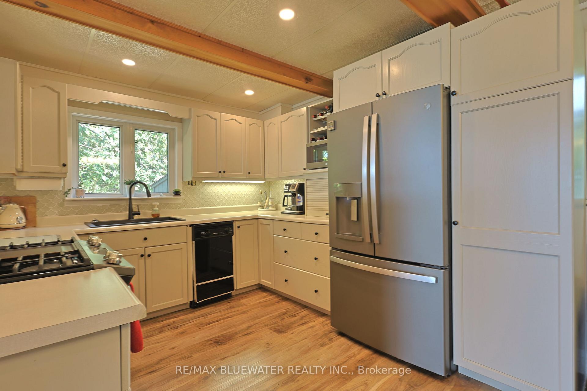 Photo 16 of 72209 Lakeshore Drive, Bluewater, Hay — HOMEH