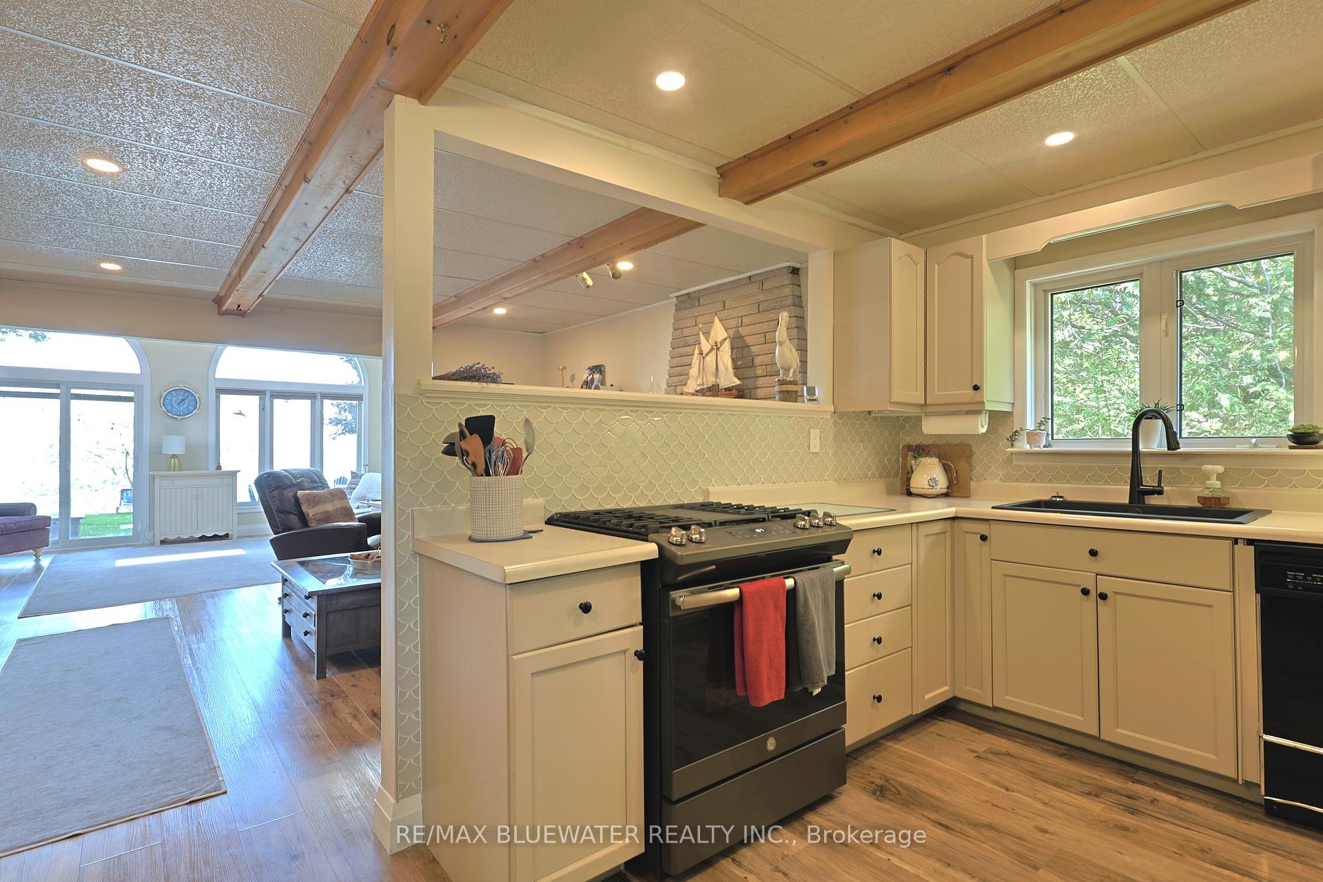 Photo 18 of 72209 Lakeshore Drive, Bluewater, Hay — HOMEH