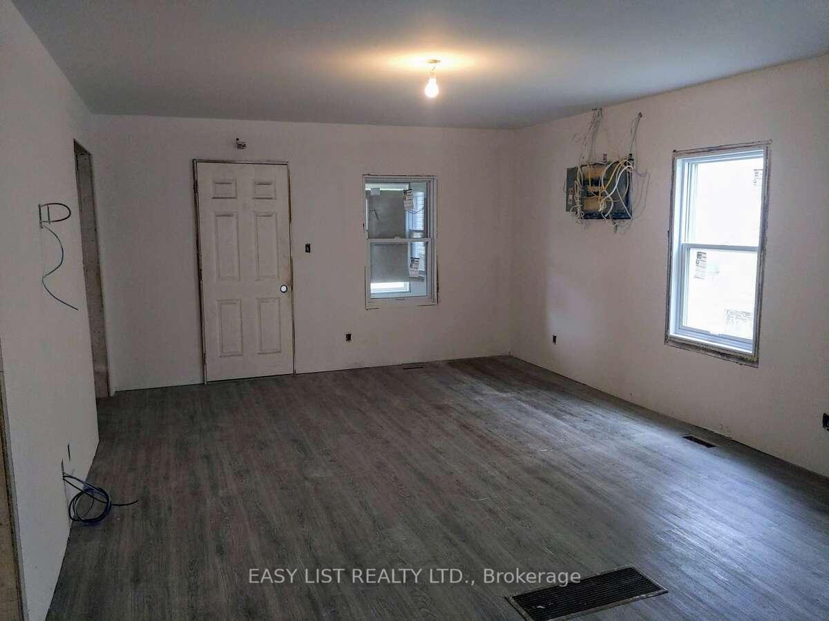 Photo 2 of 35 Dain Avenue, Welland, Lincoln/Crowland — HOMEH