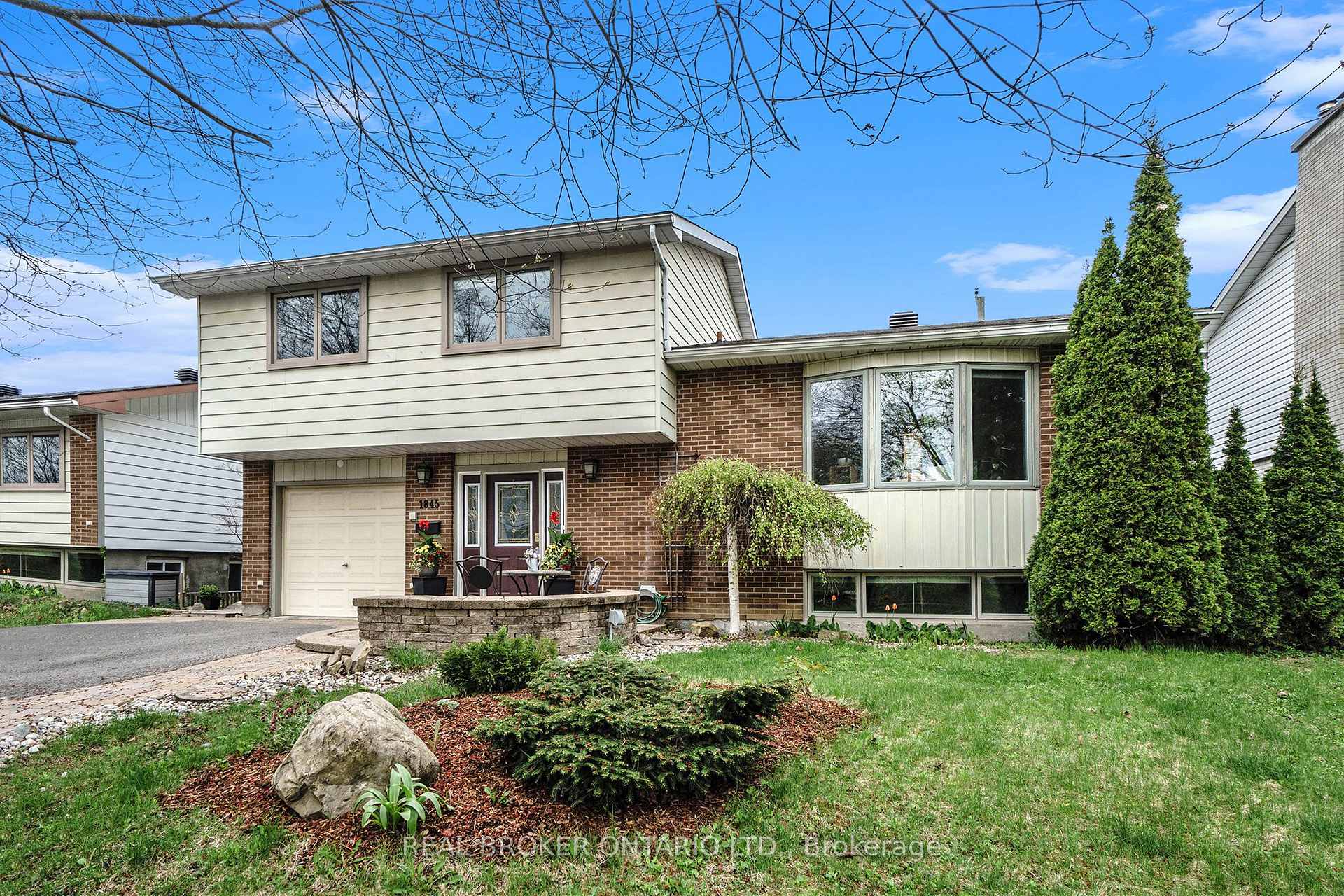 Photo 3 of 1845 Arizona Avenue, Ottawa, Guildwood Estates - Urbandale Acres — HOMEH