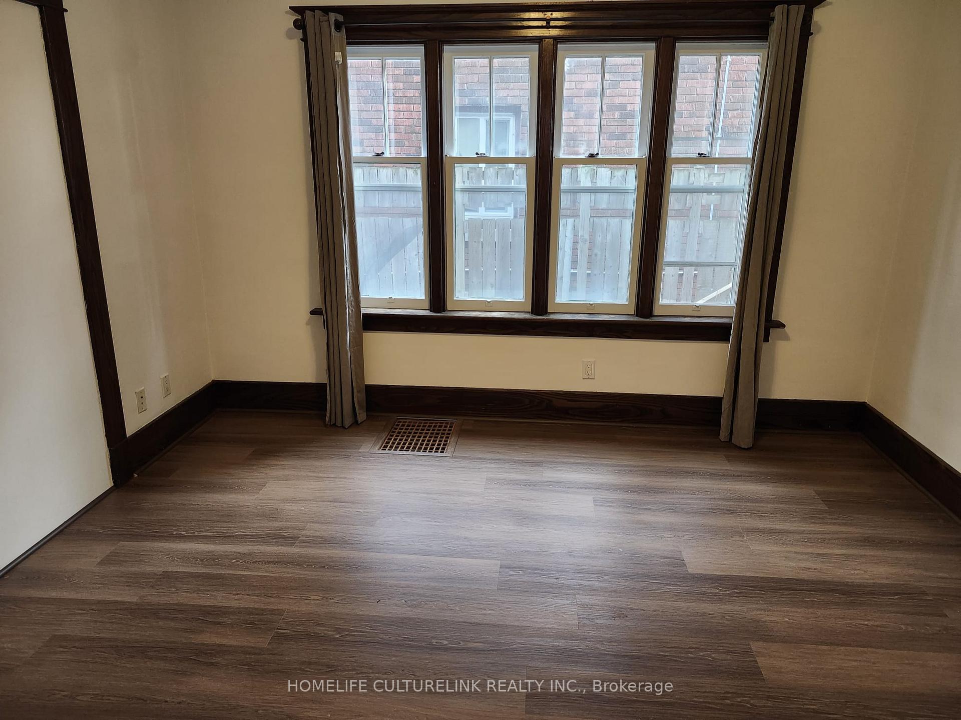 Photo 5 of 180 Erb Street W, Waterloo, Downtown Waterloo — HOMEH