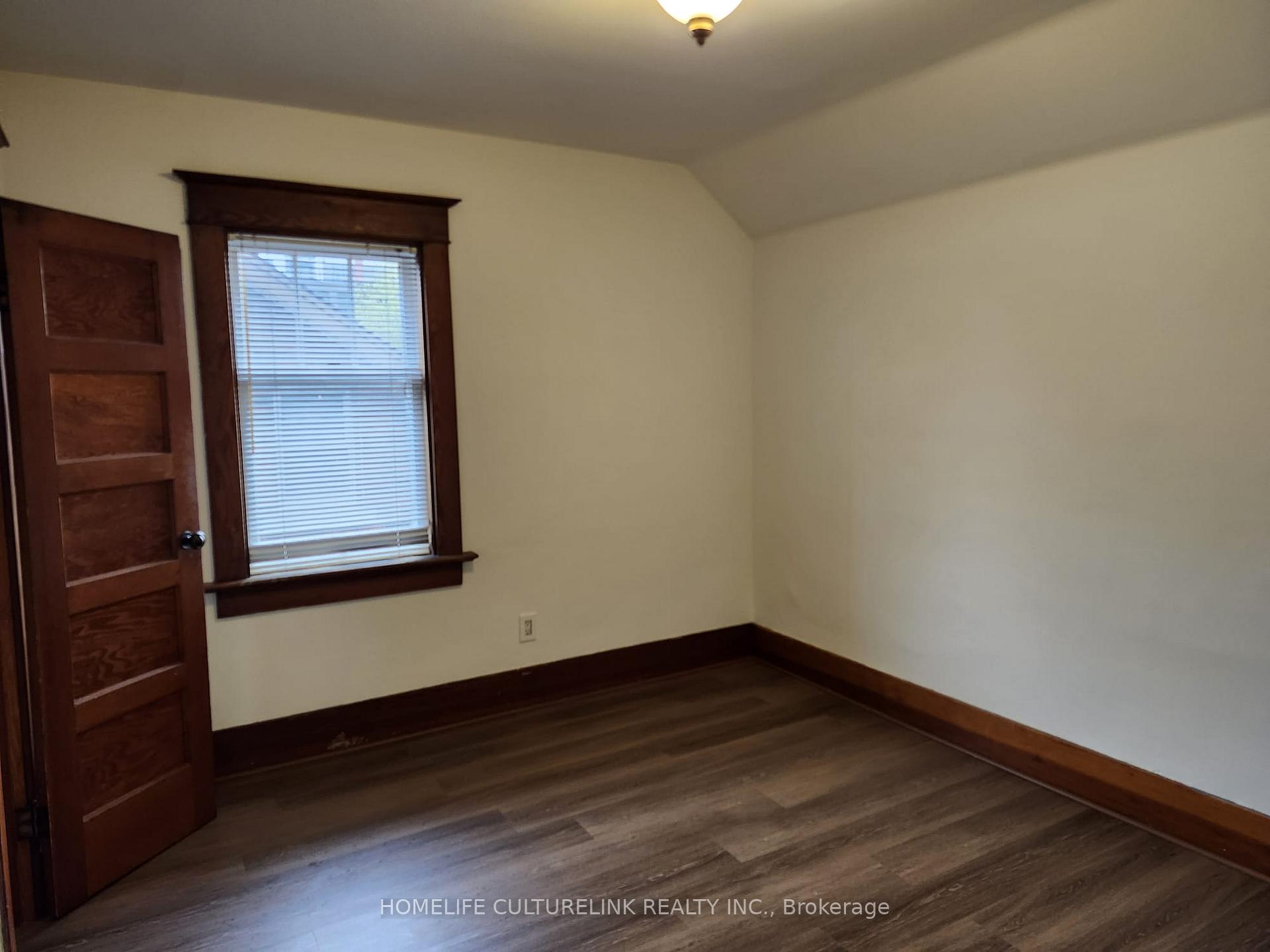 Photo 7 of 180 Erb Street W, Waterloo, Downtown Waterloo — HOMEH