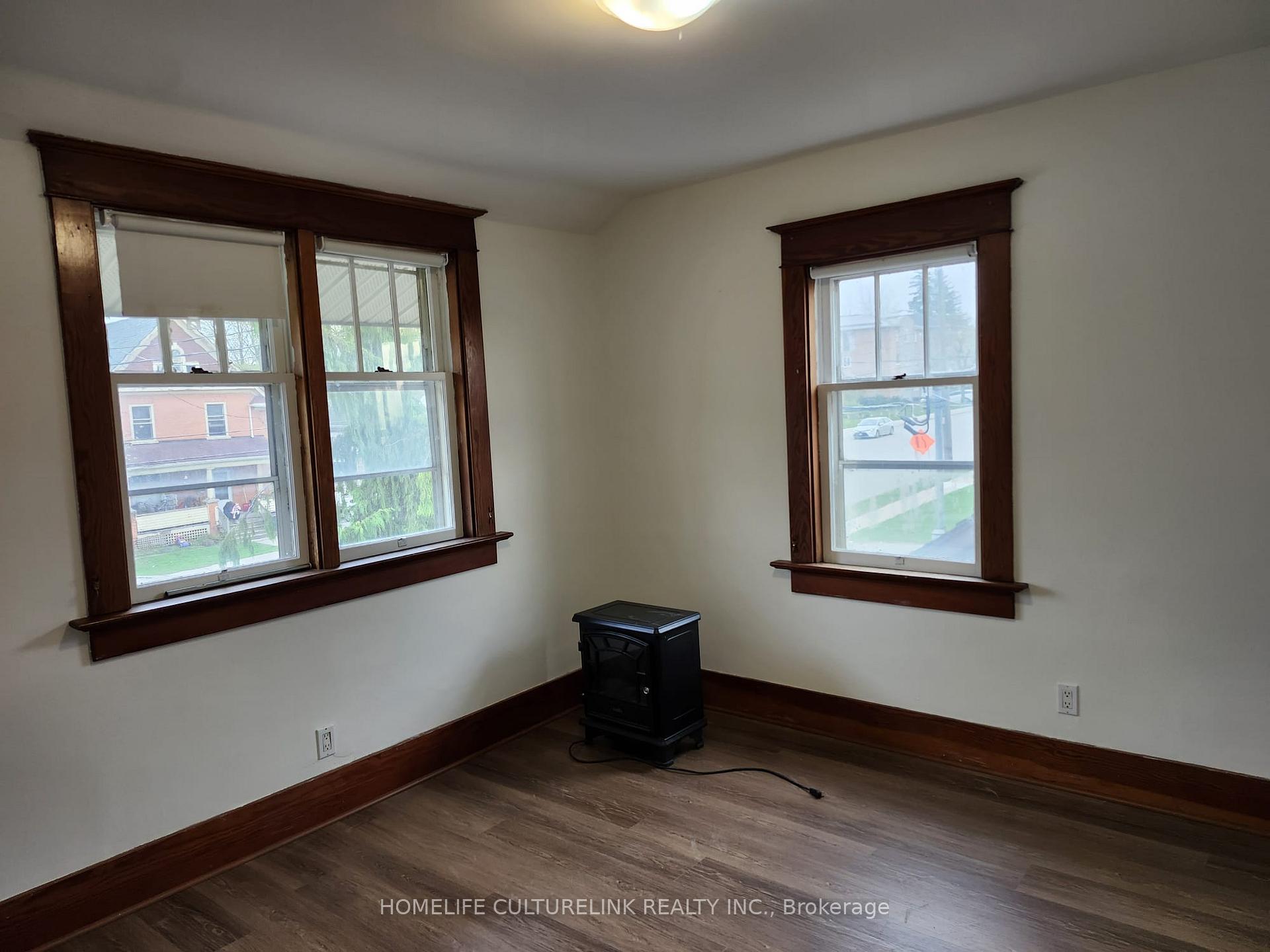 Photo 8 of 180 Erb Street W, Waterloo, Downtown Waterloo — HOMEH